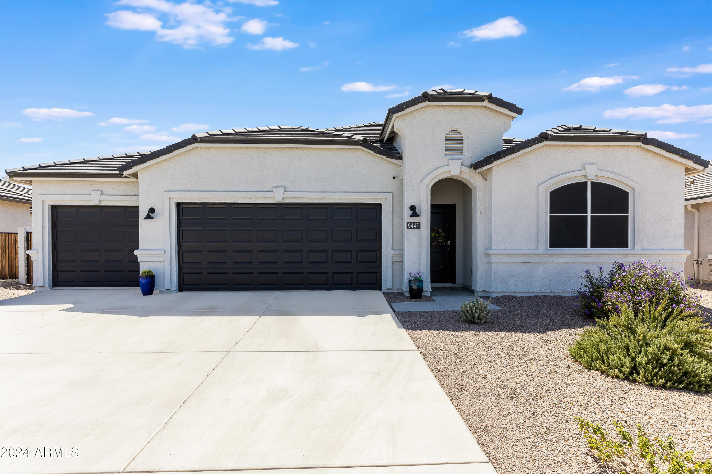 9447 E Alfalfa Drive