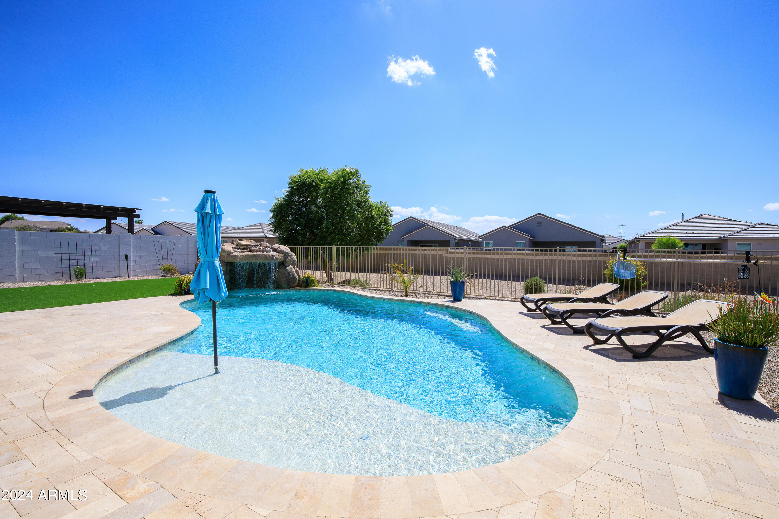 9447 E Alfalfa Drive