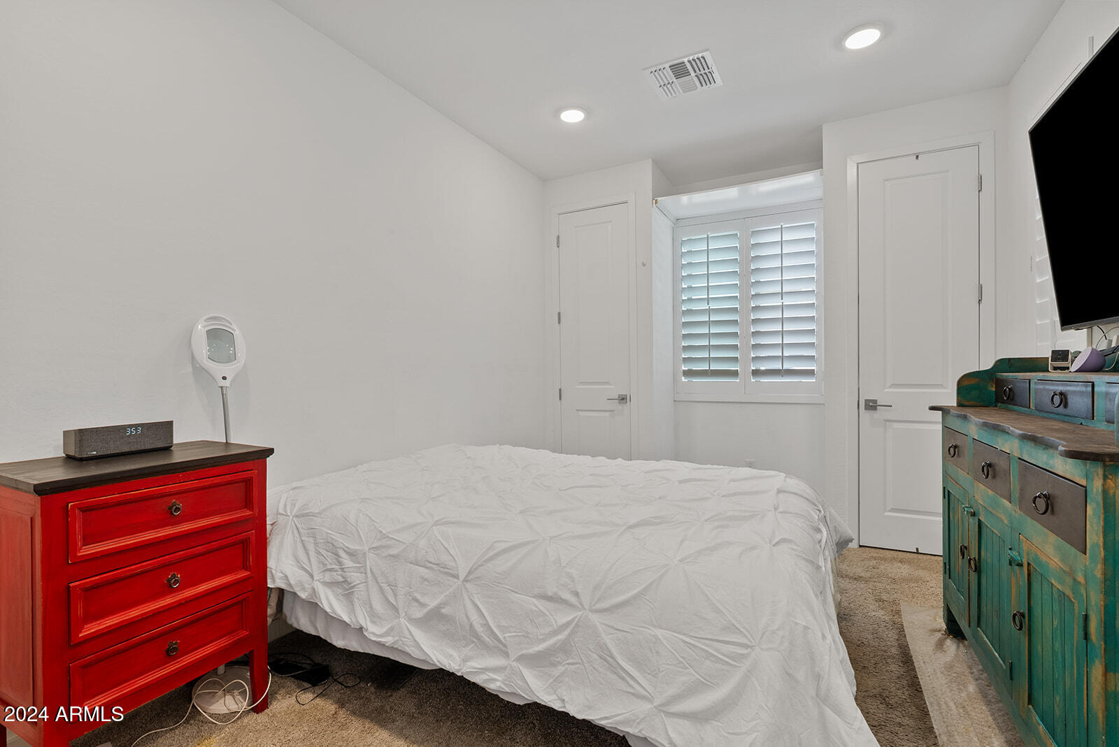 22647 E INDIANA Avenue