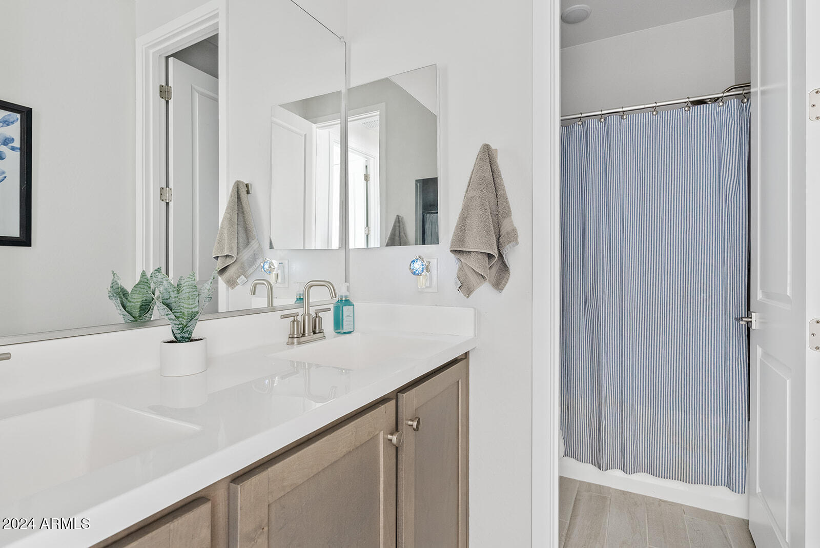 22647 E INDIANA Avenue