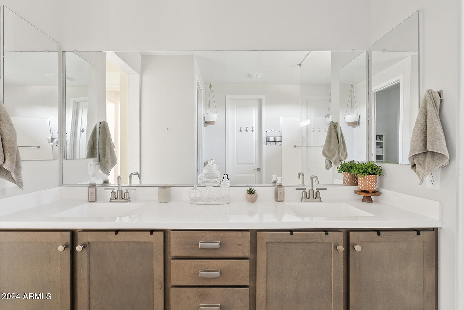 22647 E INDIANA Avenue