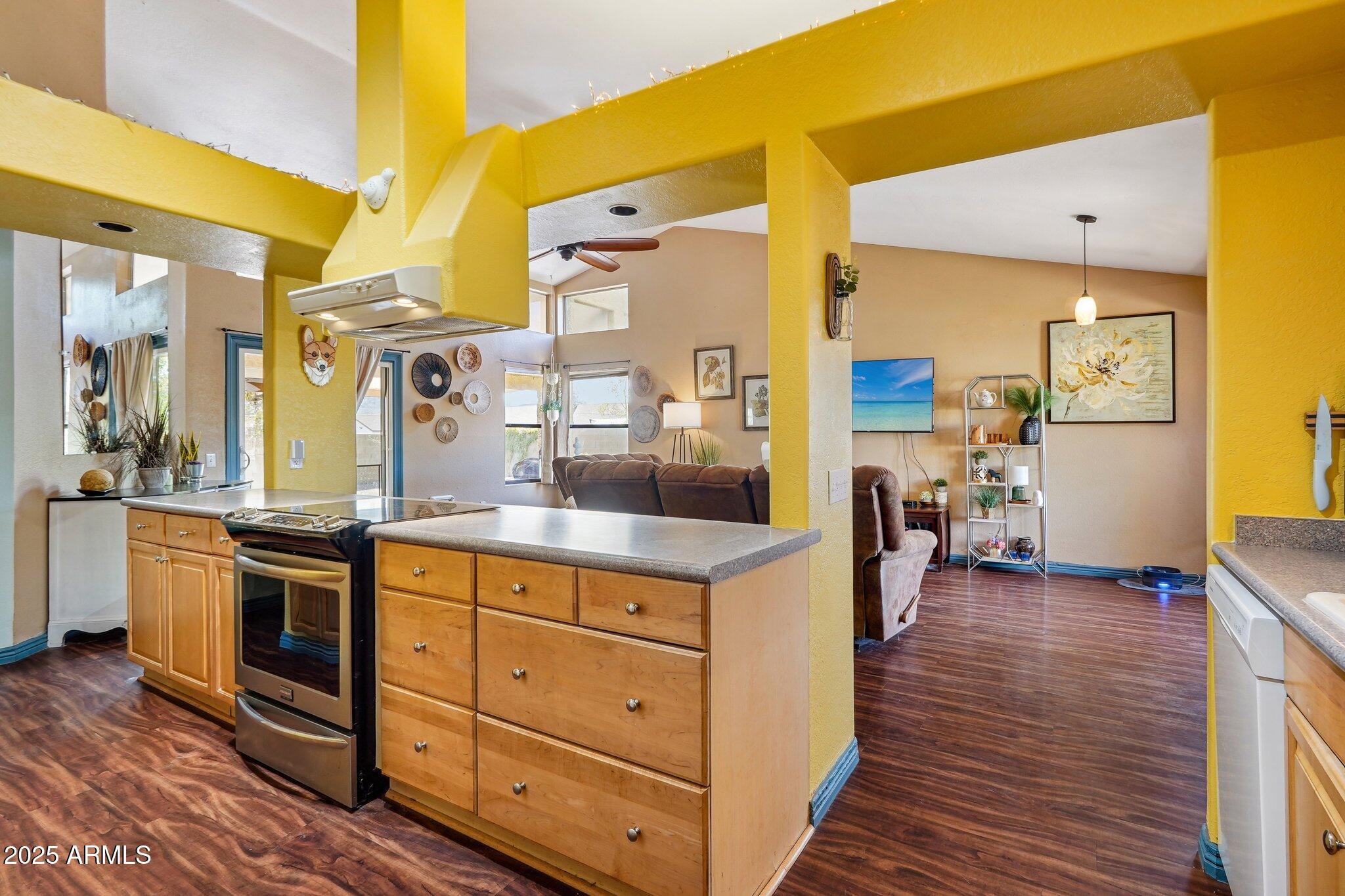 1801 E AIRE LIBRE Avenue