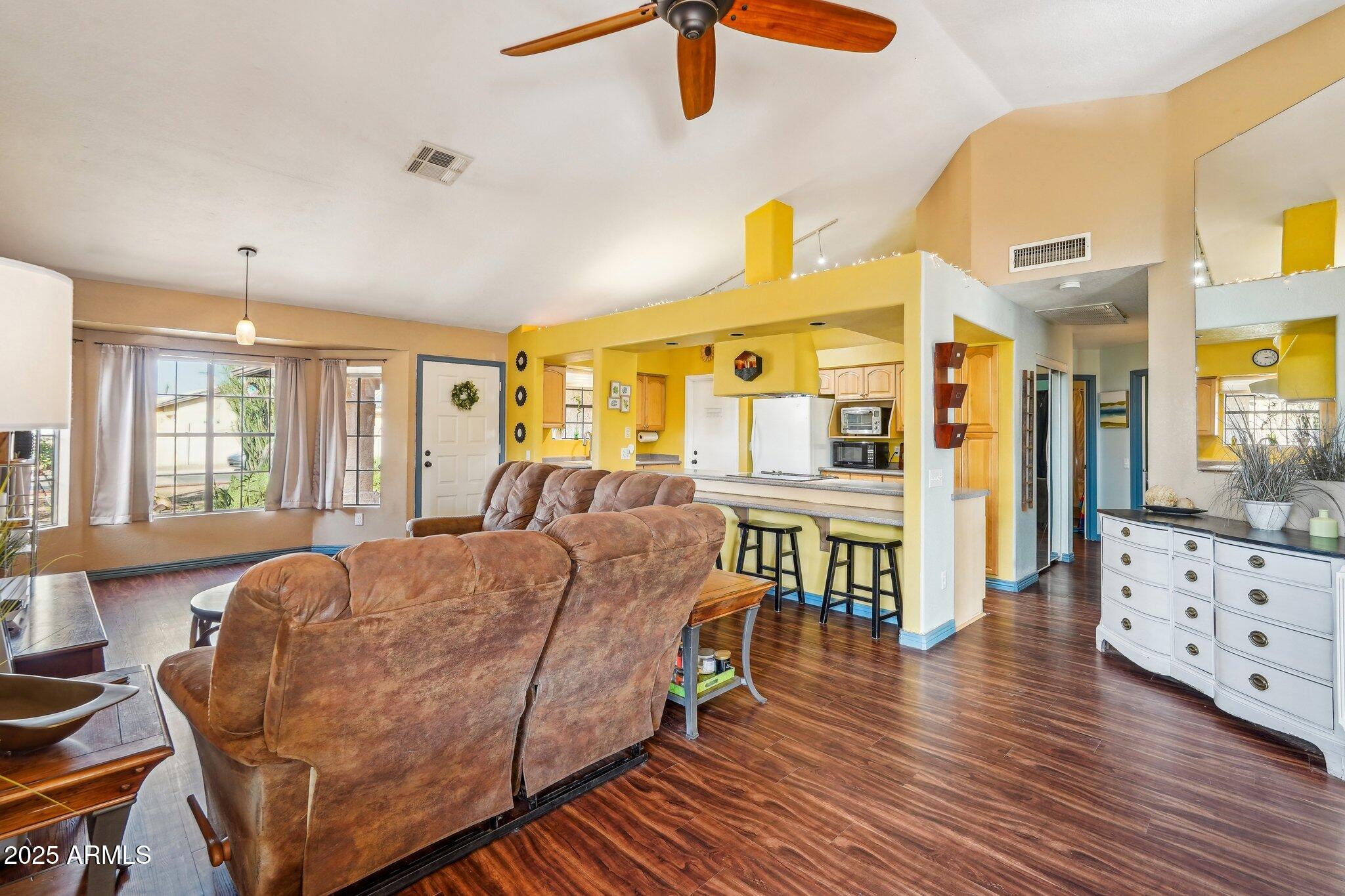 1801 E AIRE LIBRE Avenue