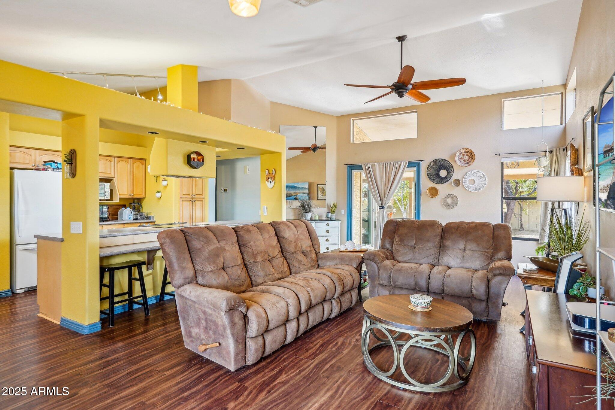 1801 E AIRE LIBRE Avenue