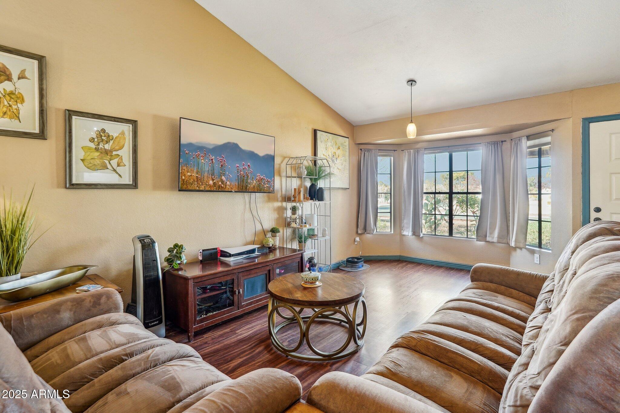 1801 E AIRE LIBRE Avenue