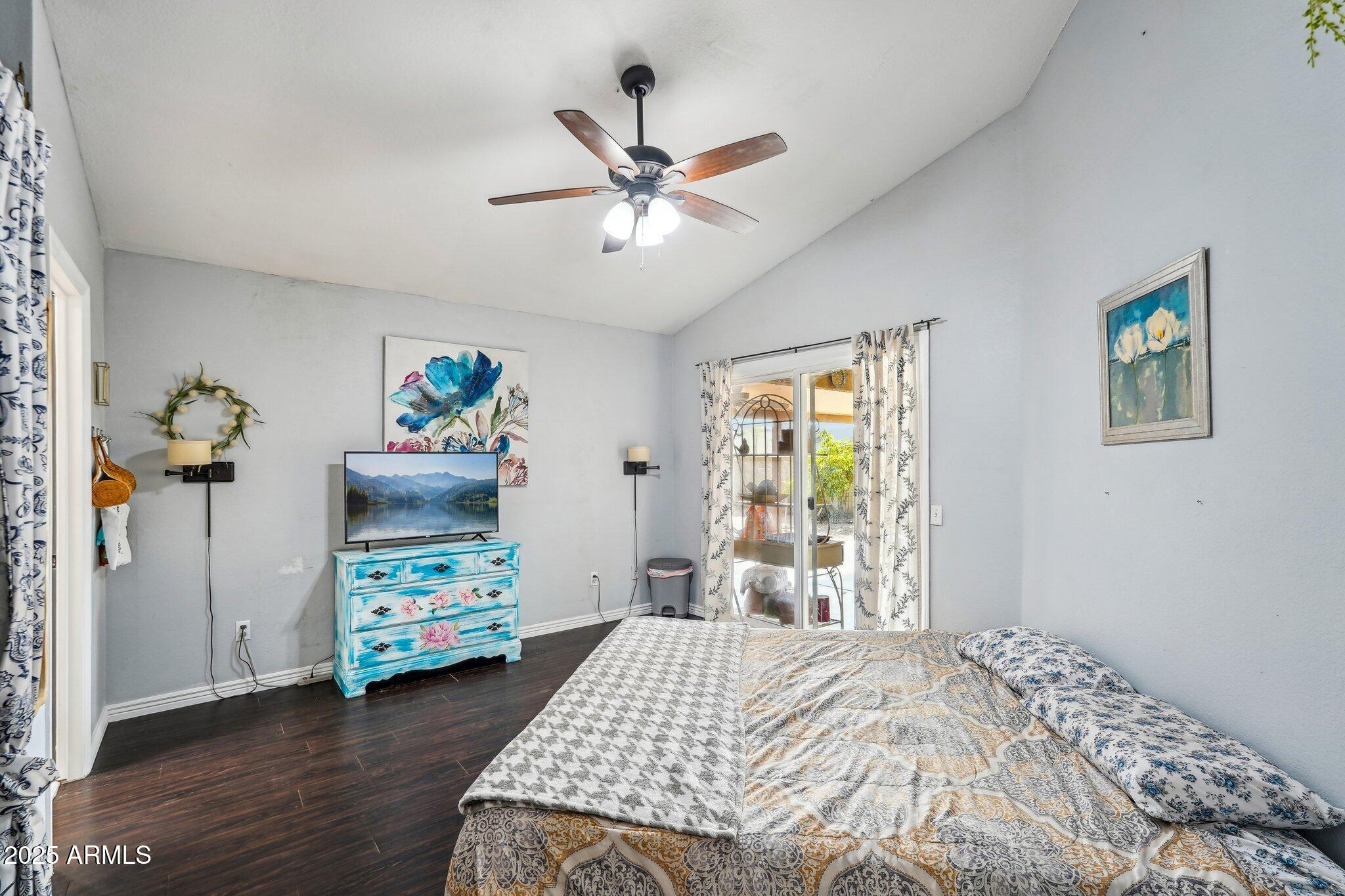 1801 E AIRE LIBRE Avenue