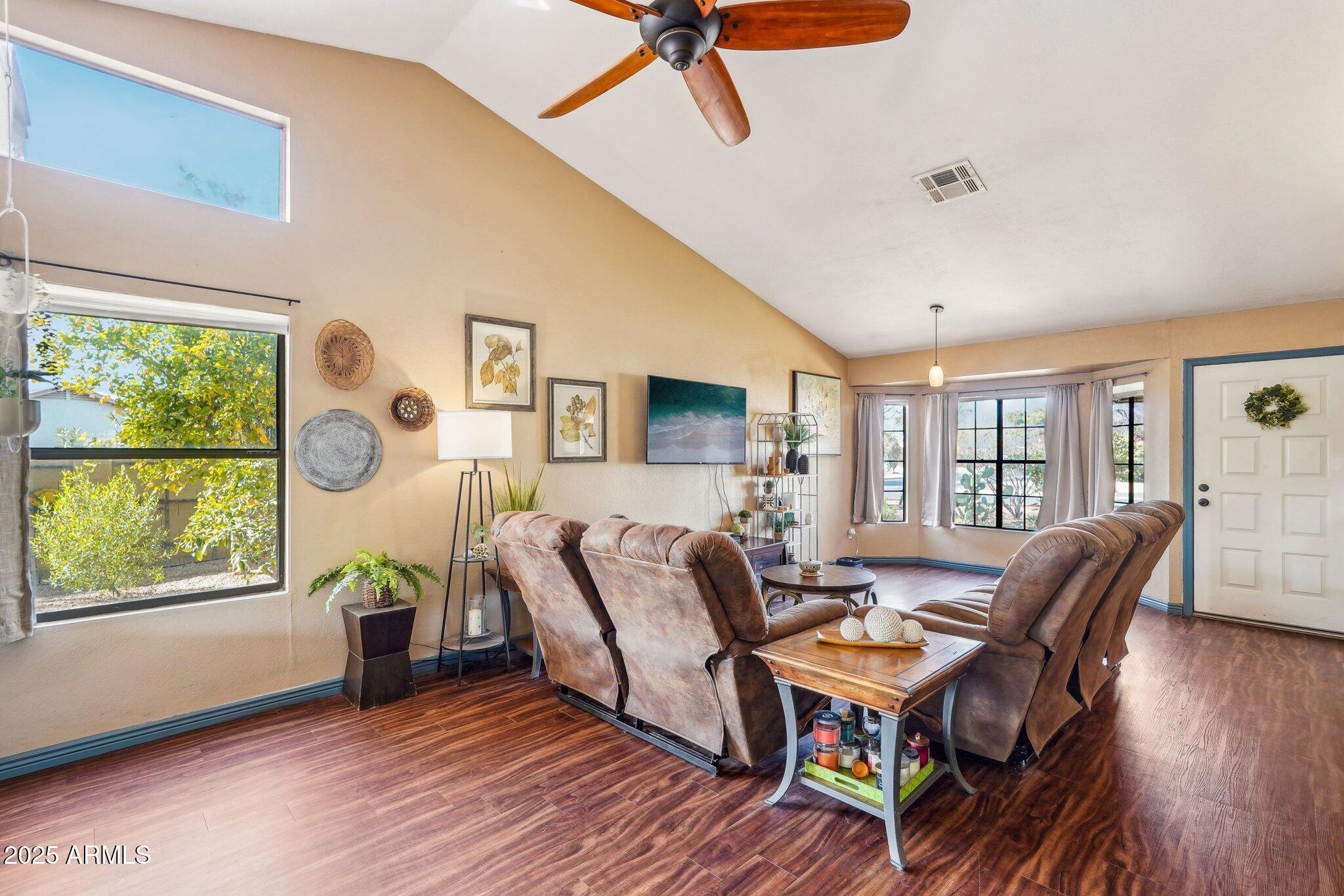 1801 E AIRE LIBRE Avenue