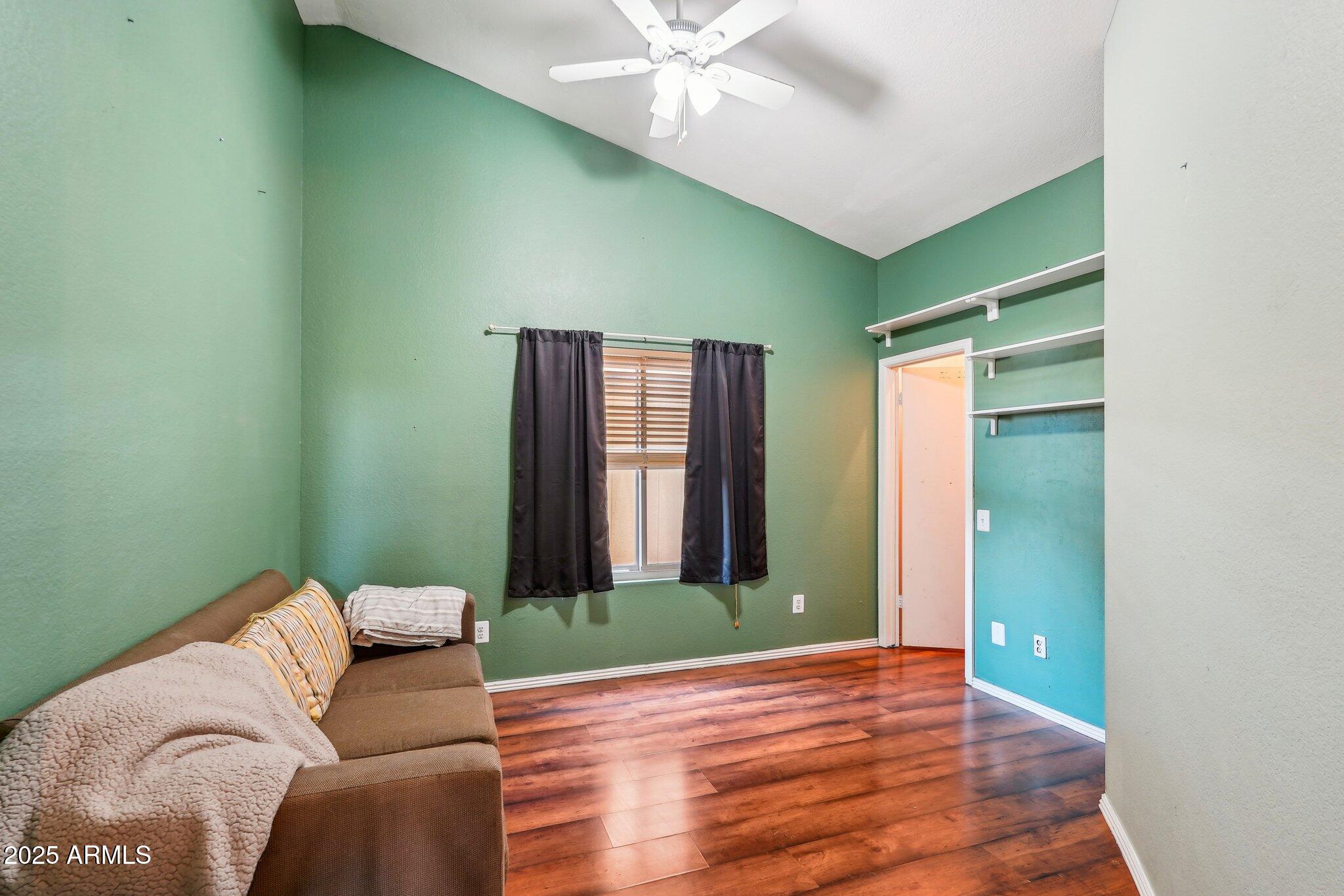 1801 E AIRE LIBRE Avenue