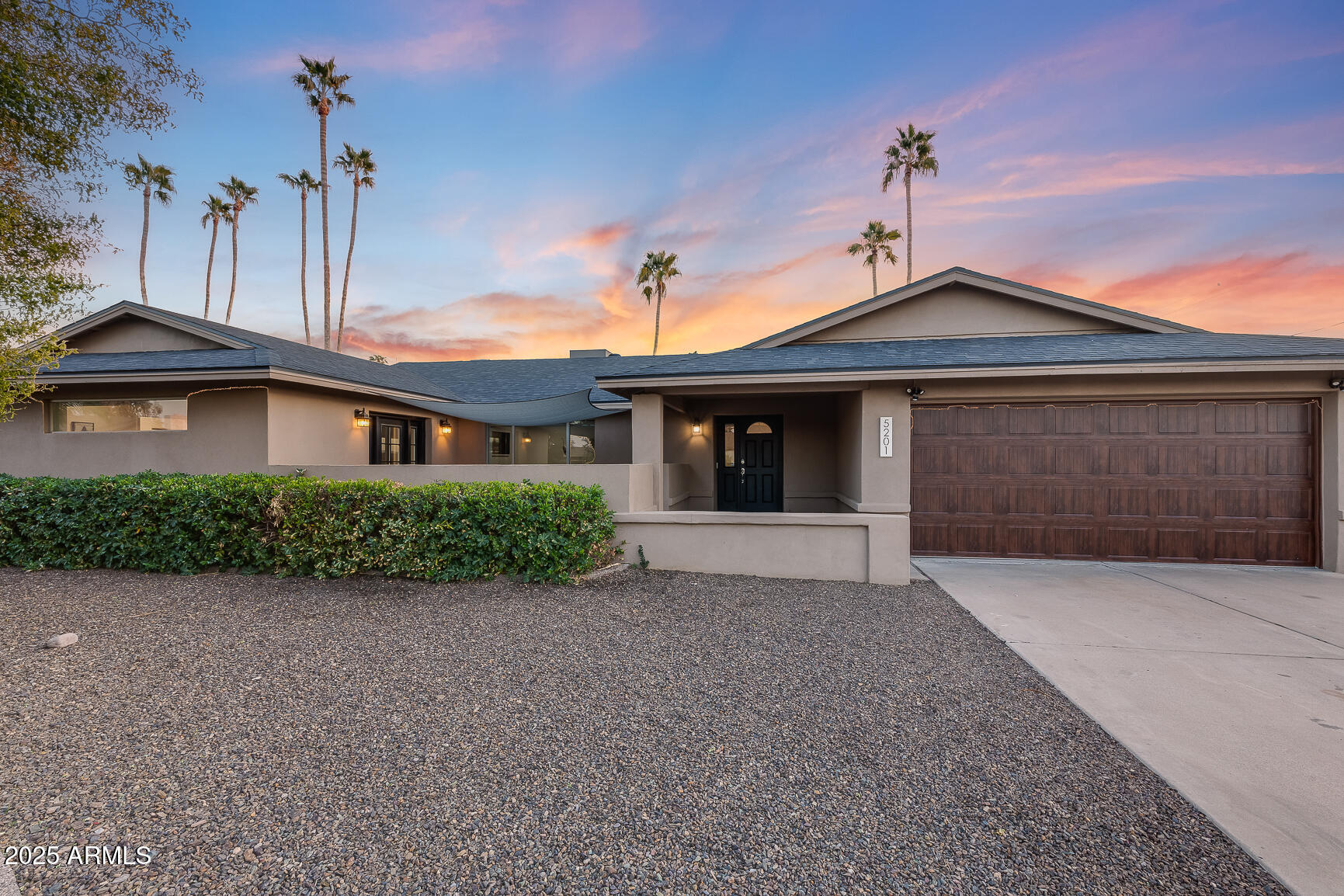 5201 E WINCHCOMB Drive