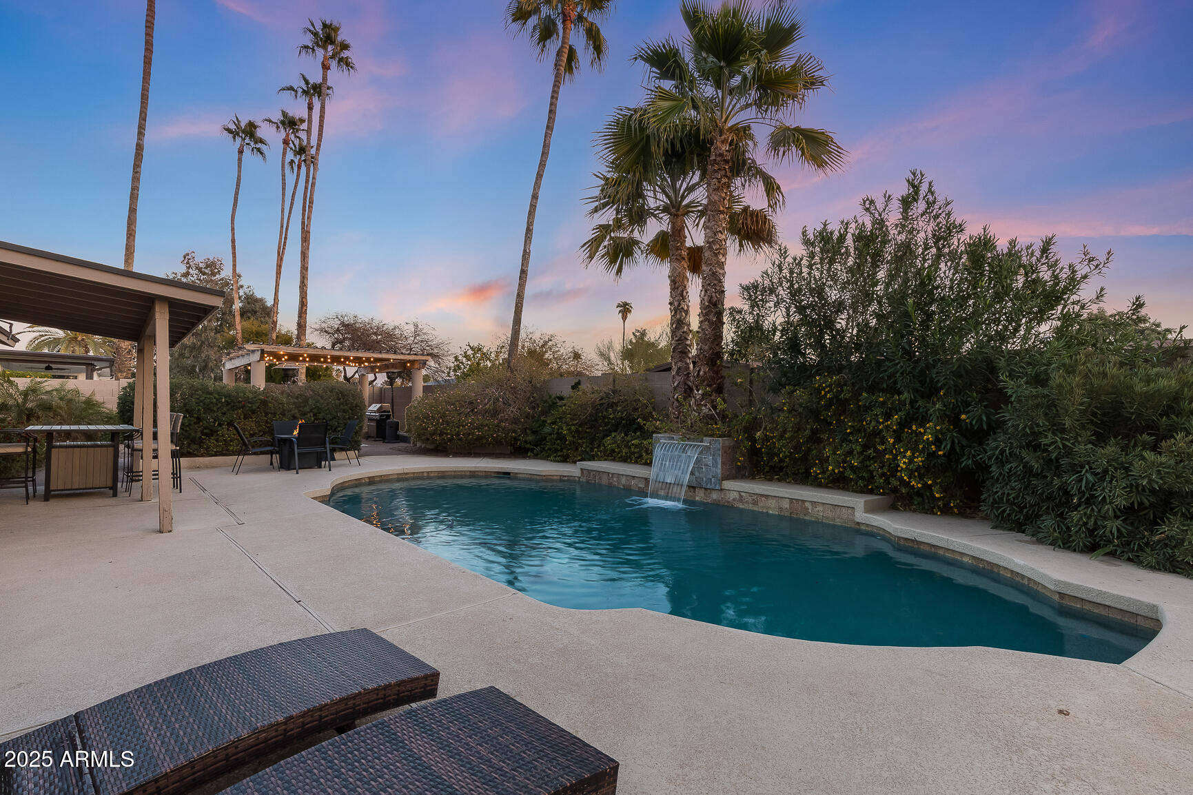 5201 E WINCHCOMB Drive