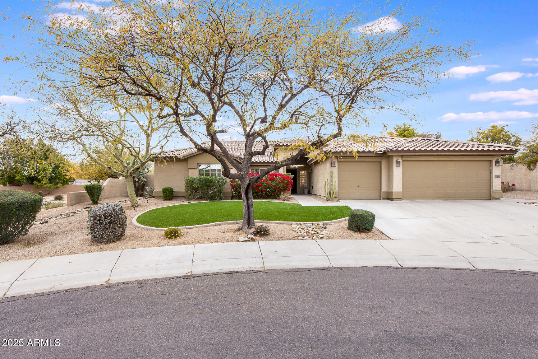 7606 E WINDWOOD Lane