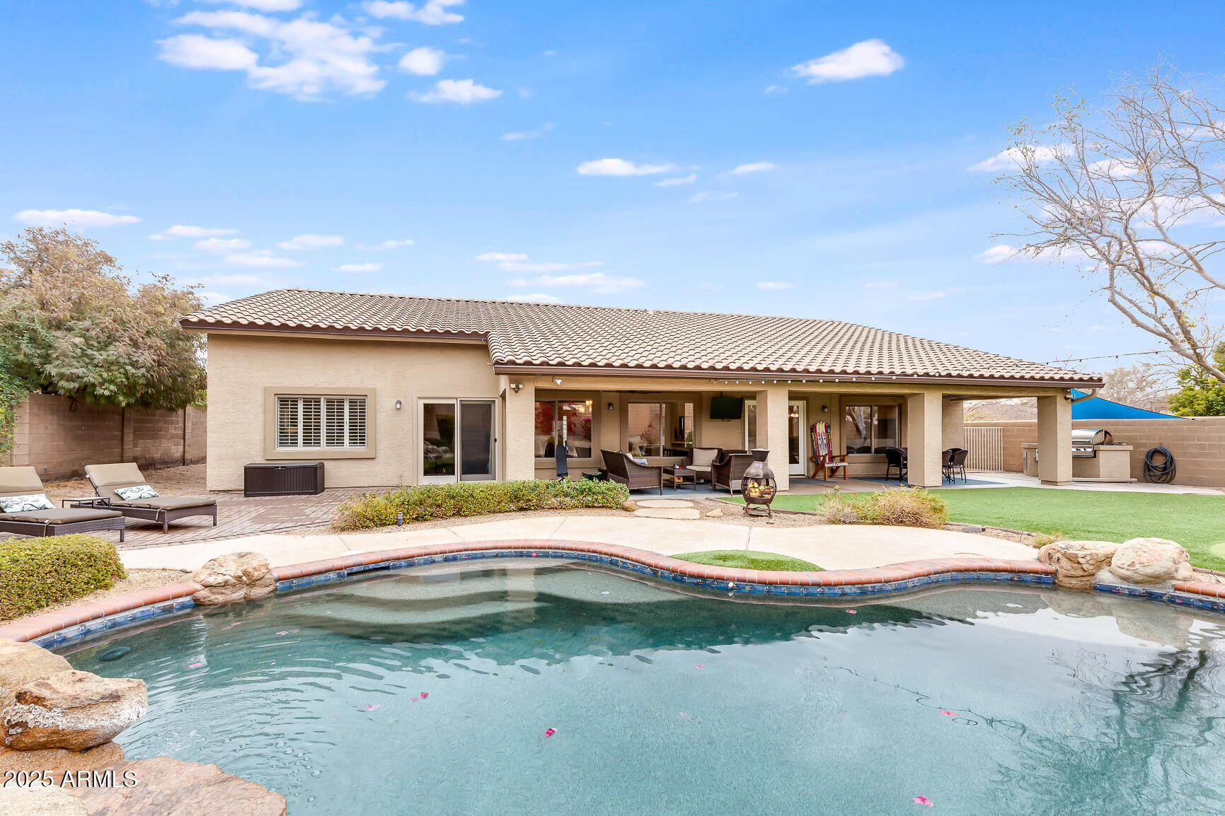 7606 E WINDWOOD Lane