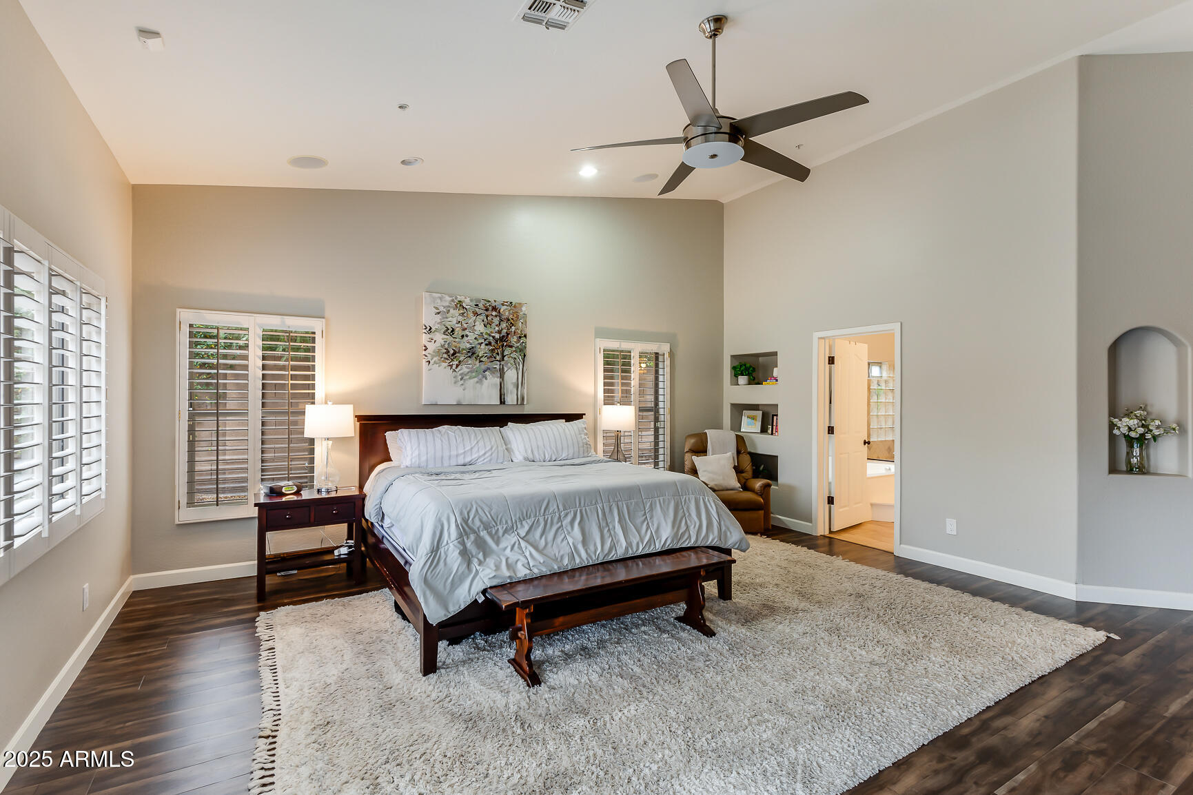 7606 E WINDWOOD Lane