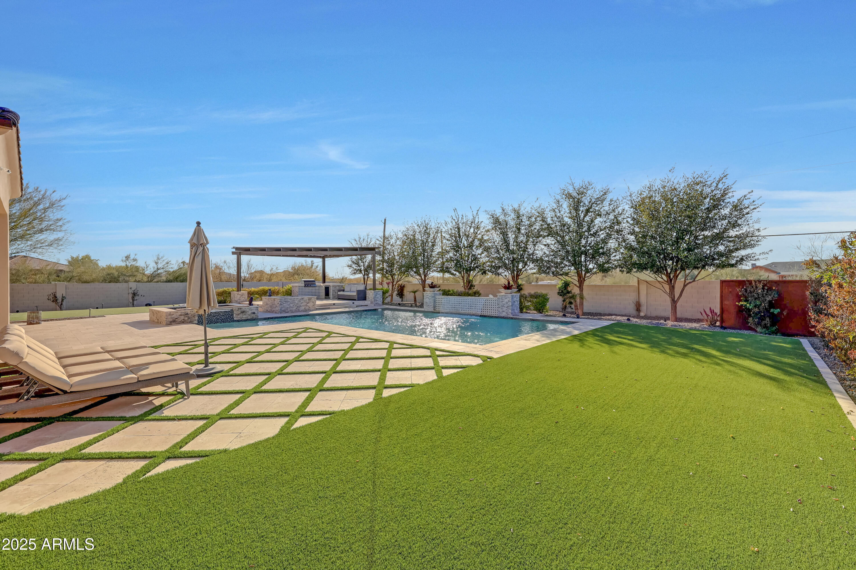 1410 E BLUE RIDGE Court