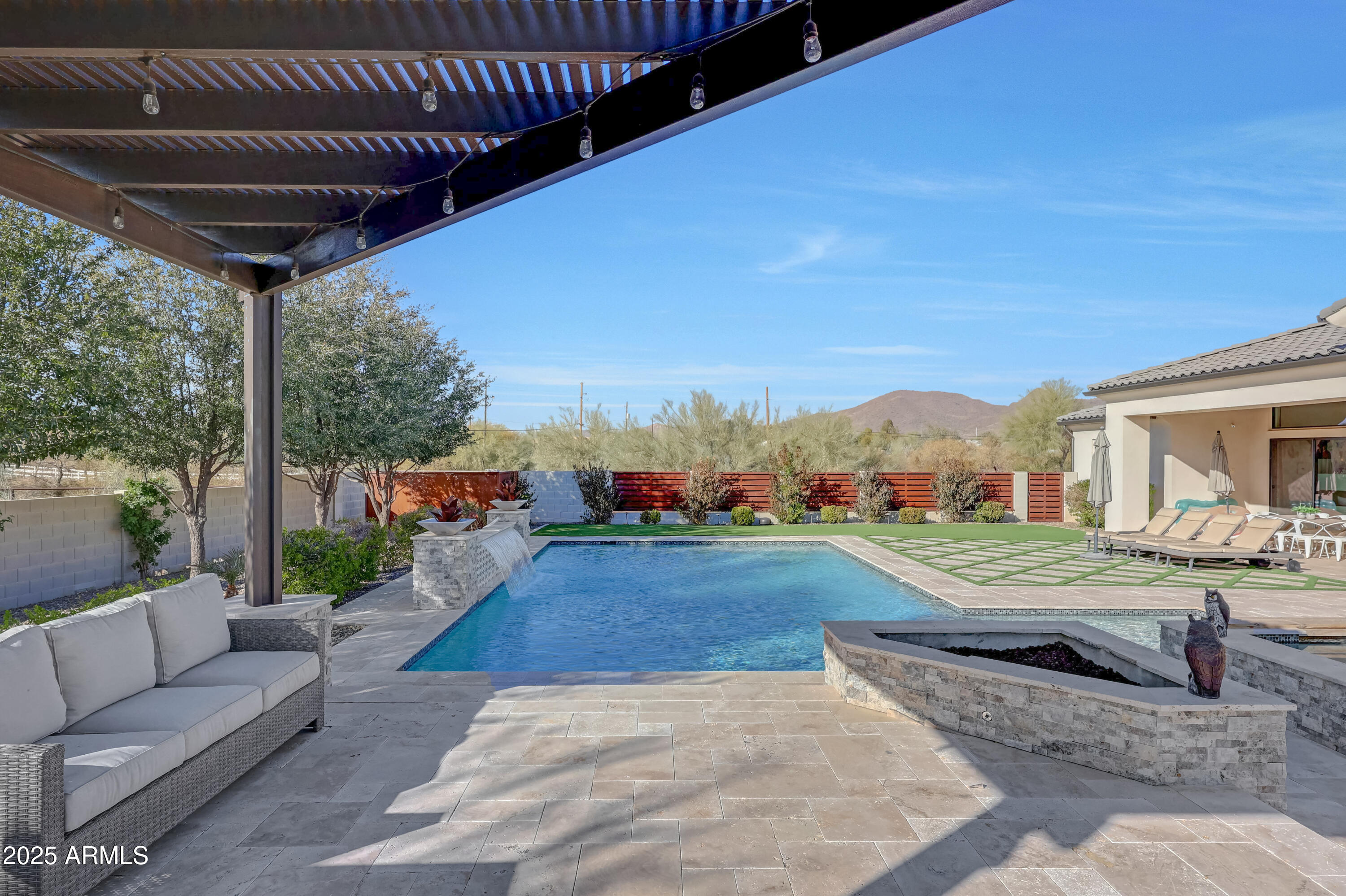 1410 E BLUE RIDGE Court