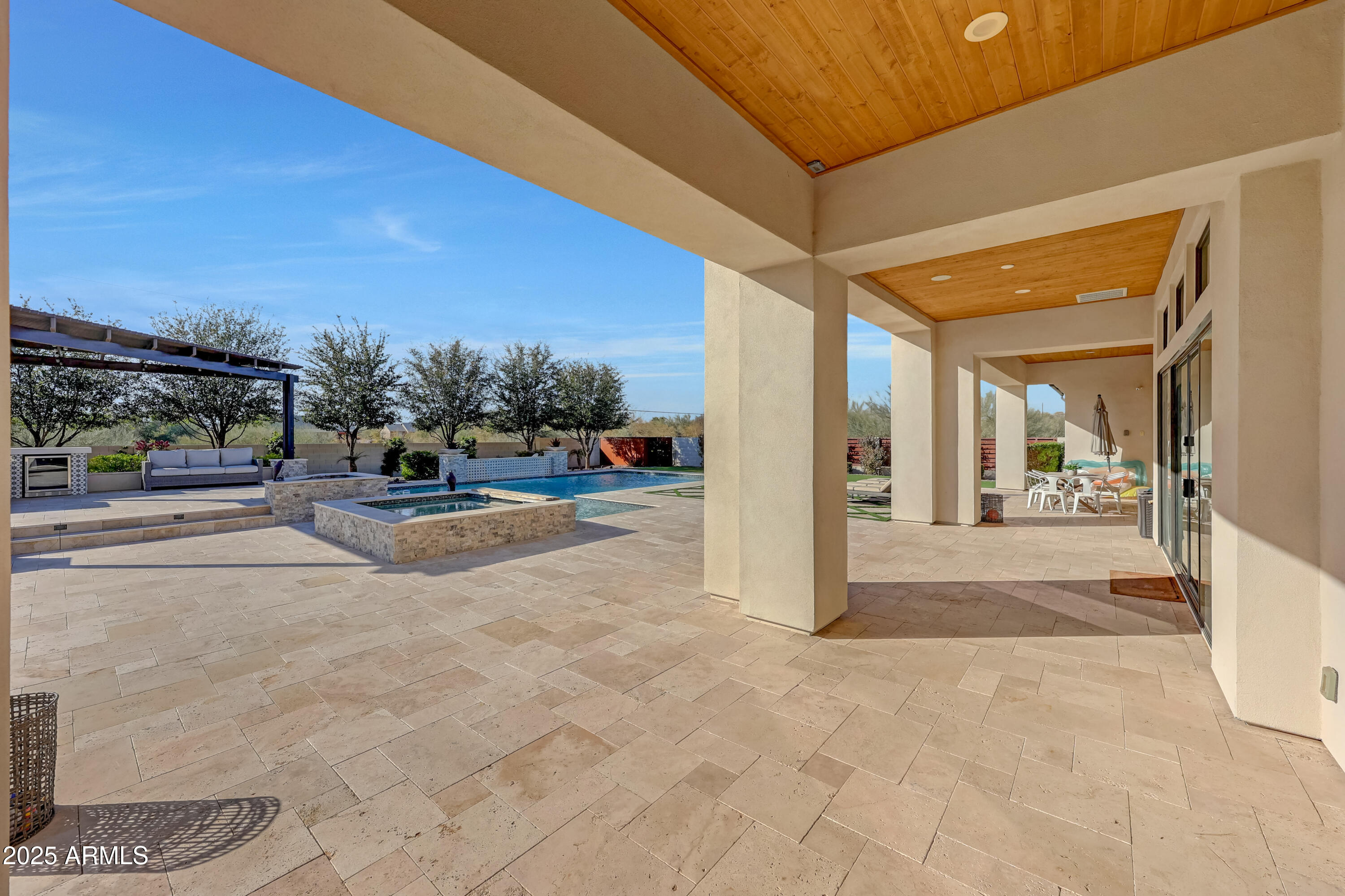 1410 E BLUE RIDGE Court