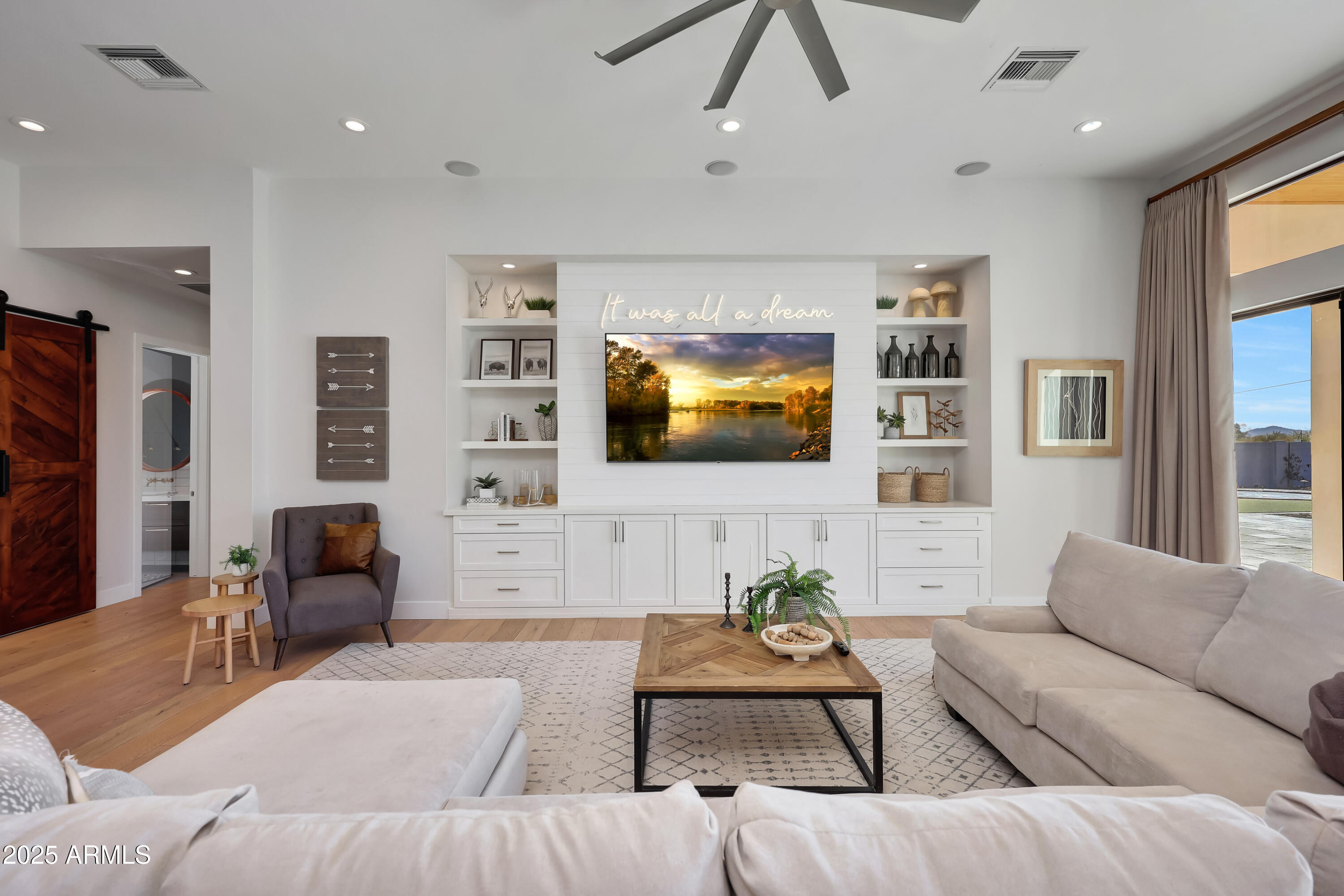 1410 E BLUE RIDGE Court