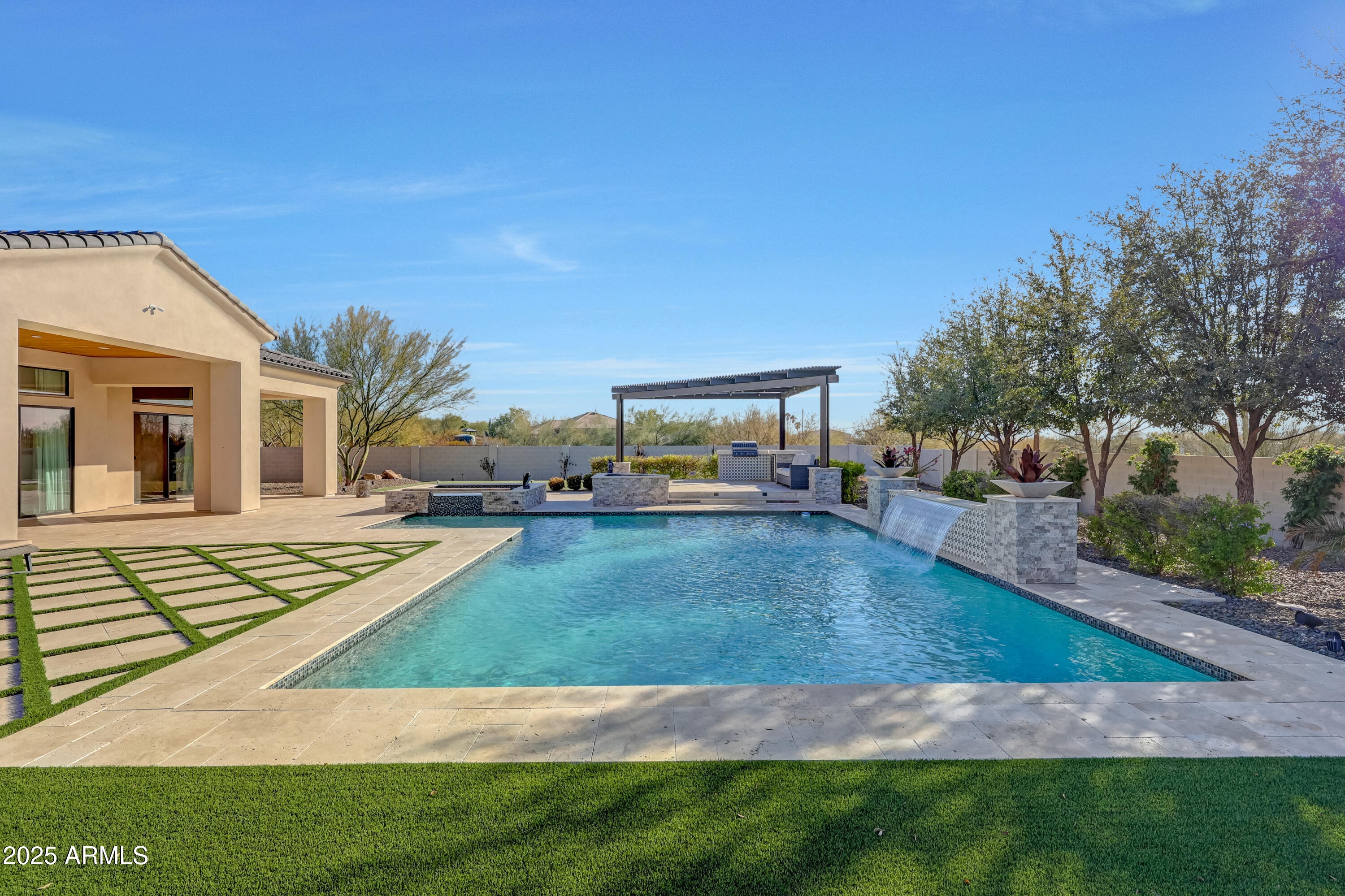 1410 E BLUE RIDGE Court