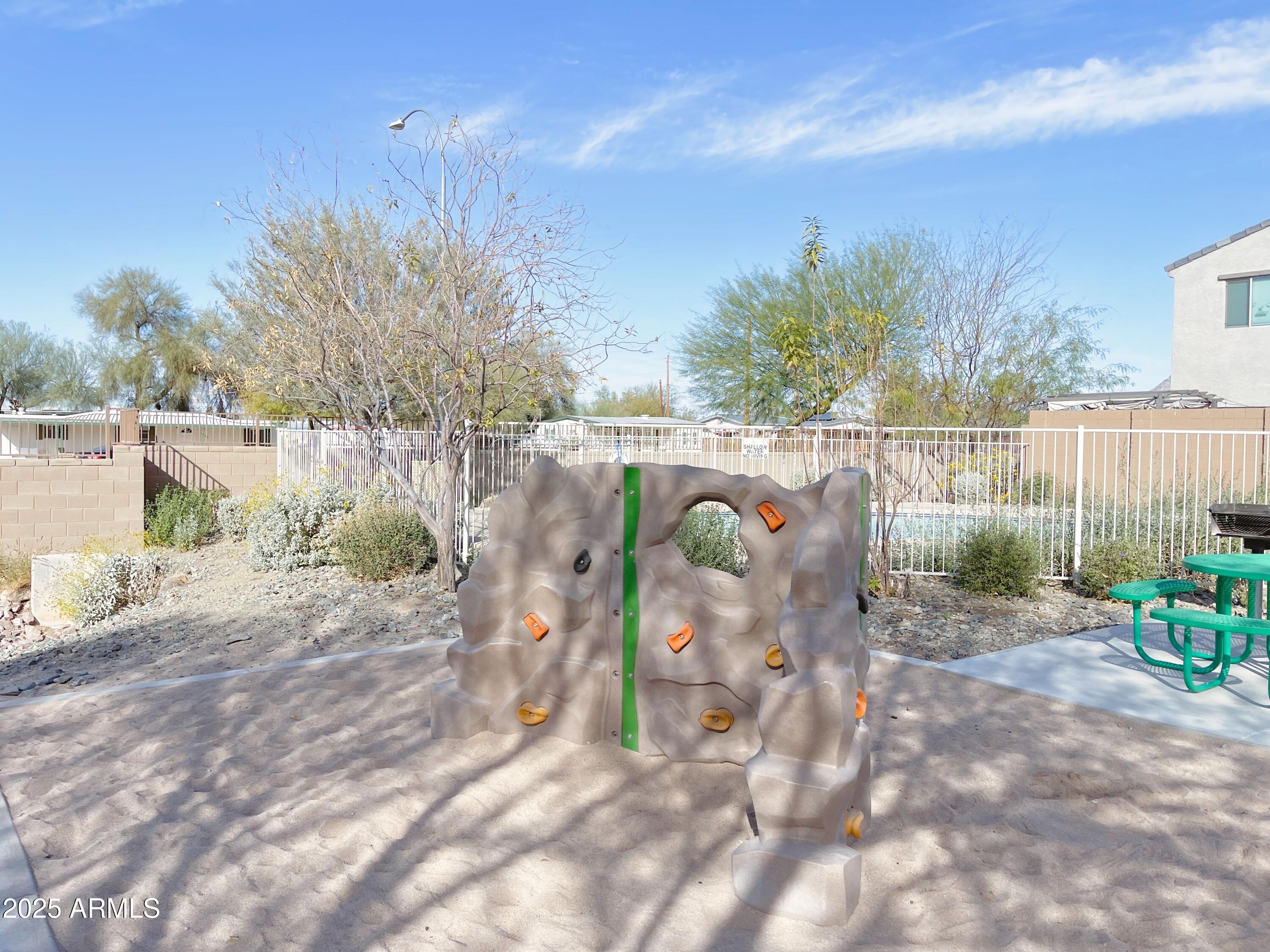 1833 W Road Agent Street