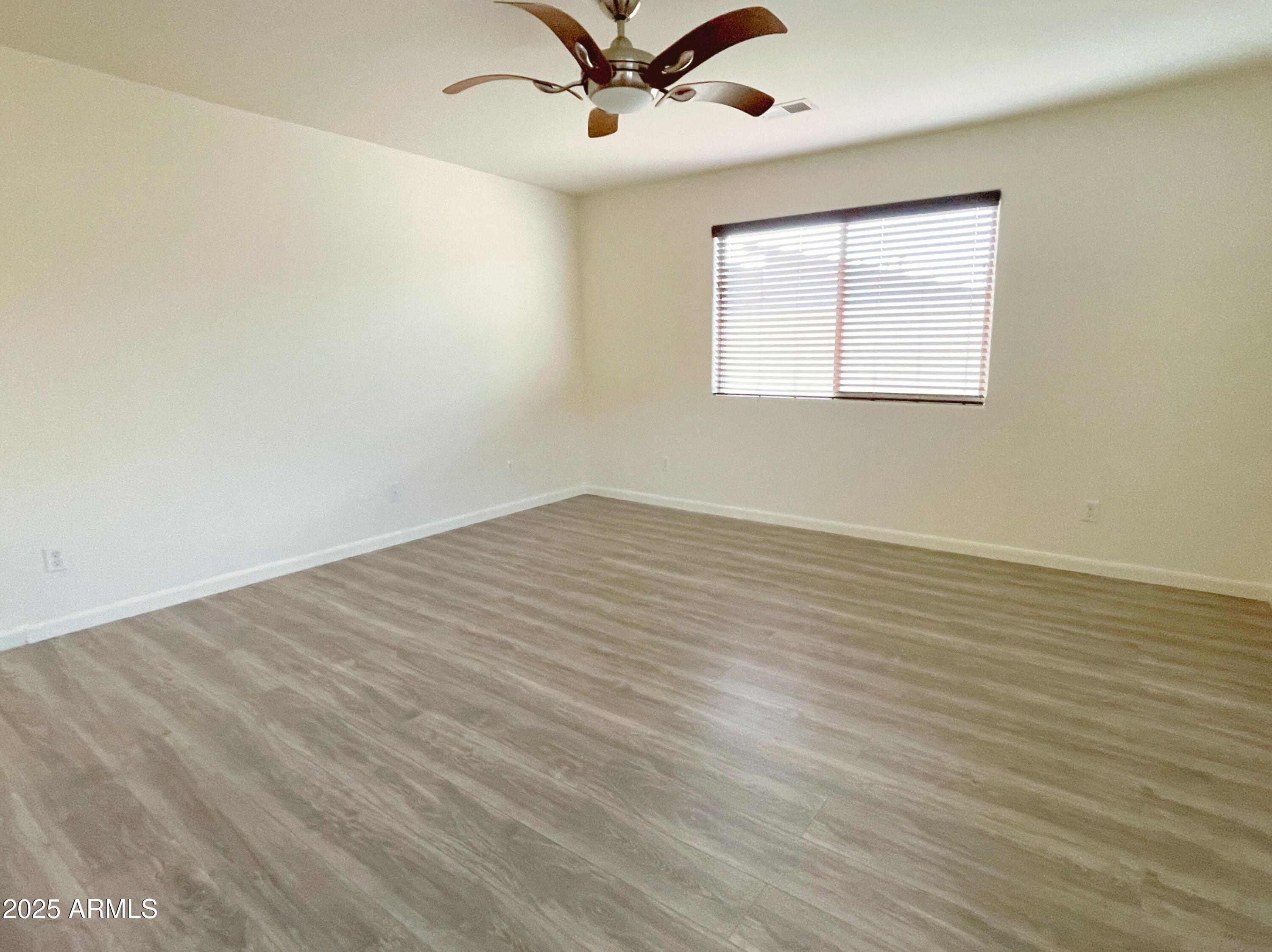 1833 W Road Agent Street