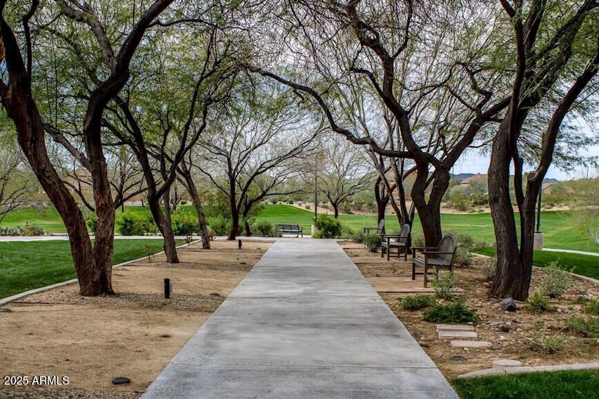 2423 W BRAMBLE BERRY Lane