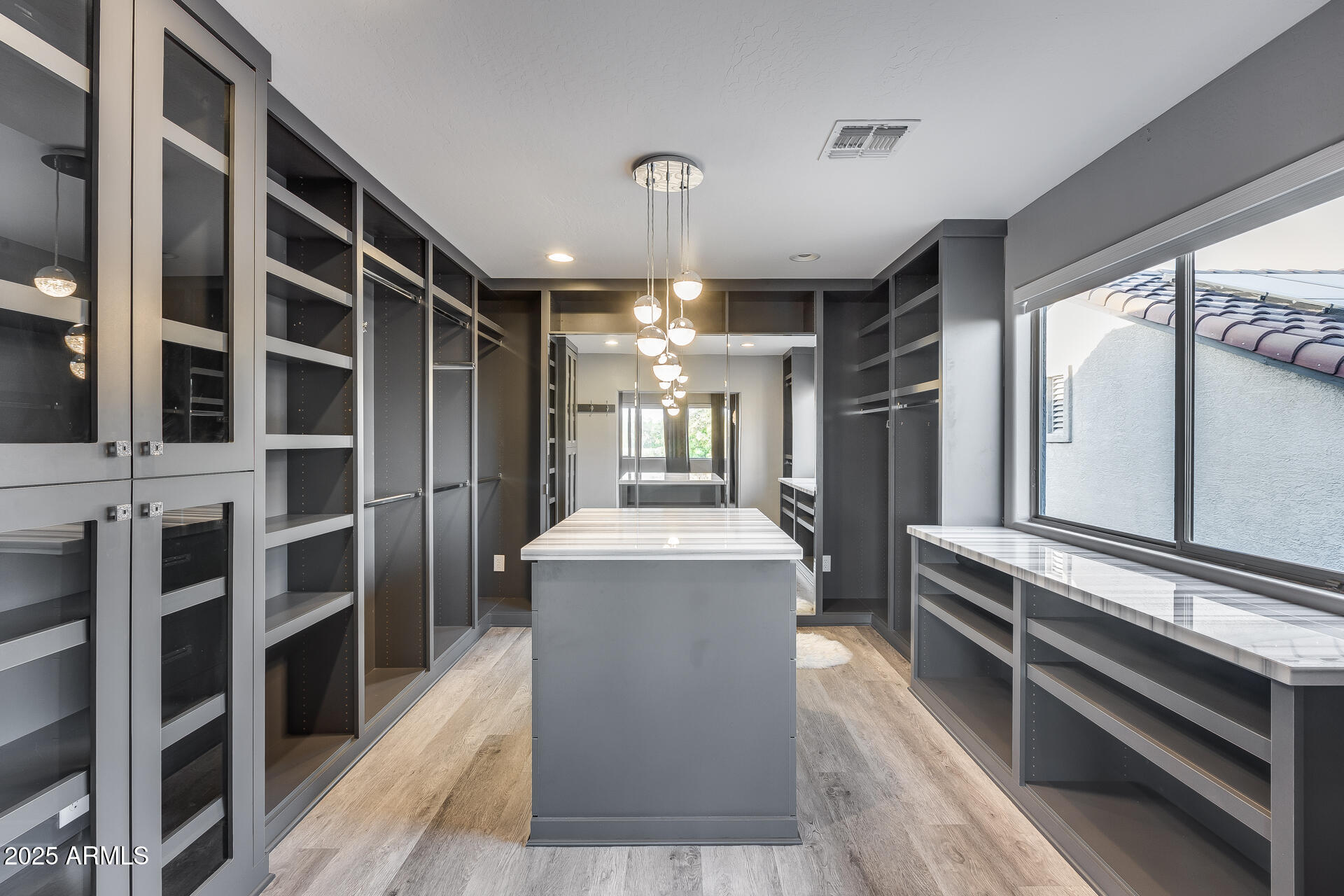 2423 W BRAMBLE BERRY Lane