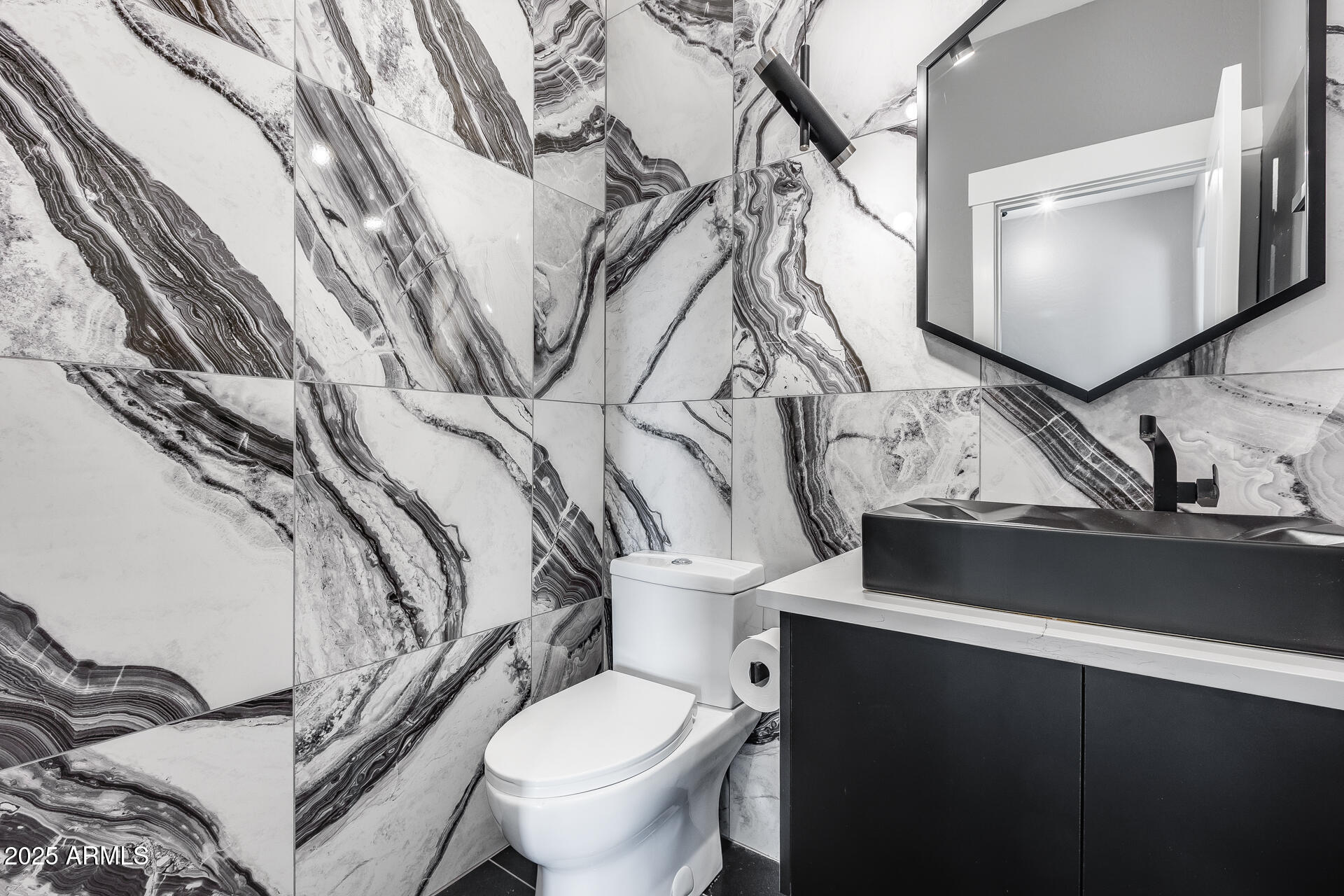 2423 W BRAMBLE BERRY Lane