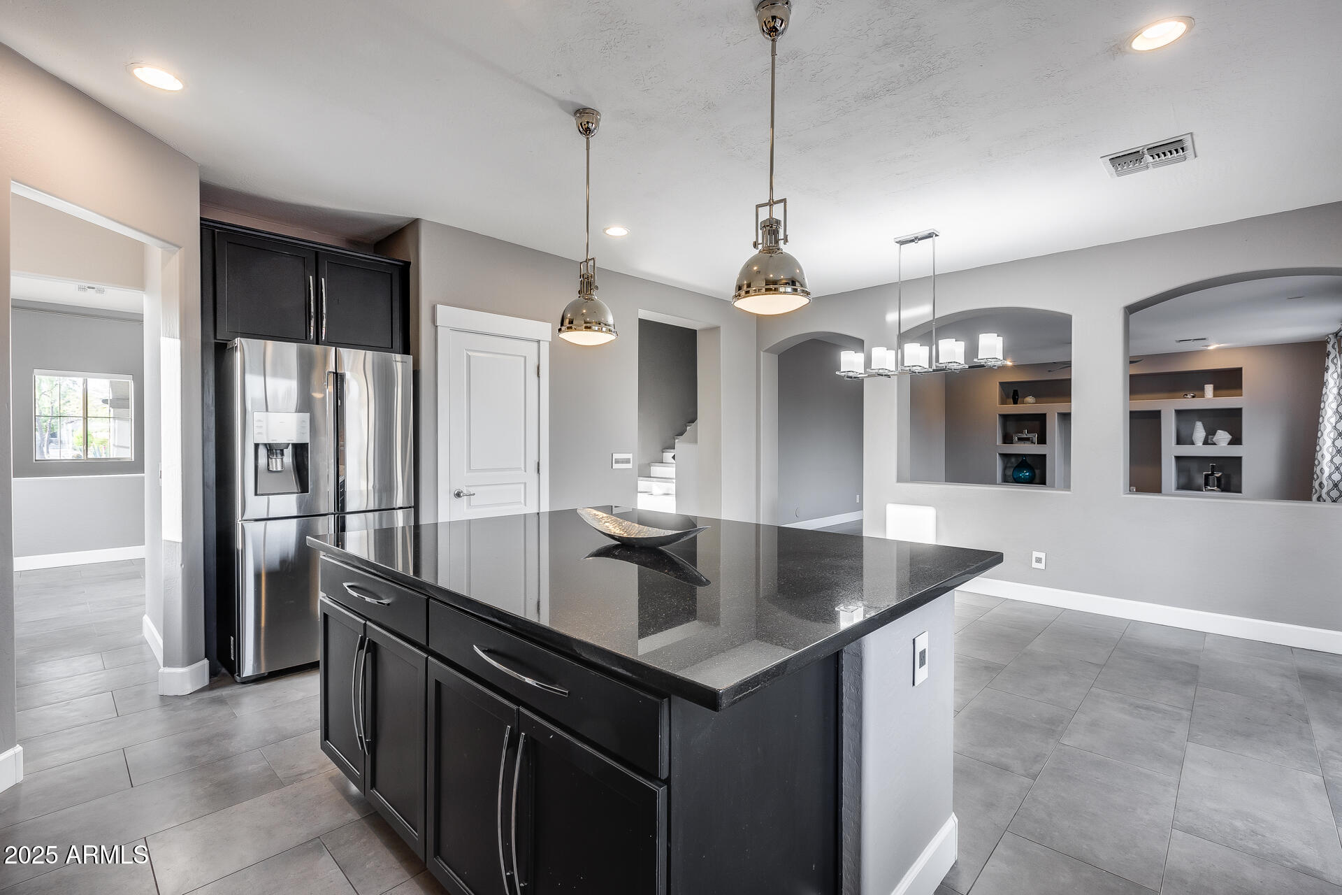 2423 W BRAMBLE BERRY Lane