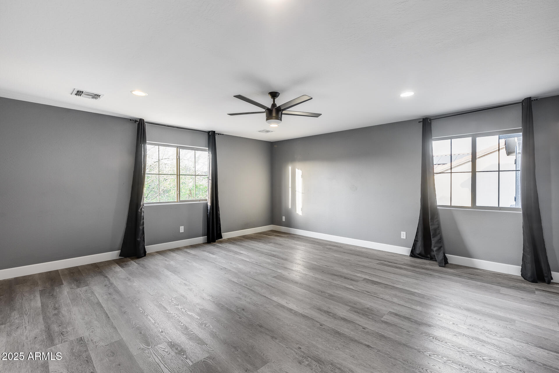 2423 W BRAMBLE BERRY Lane