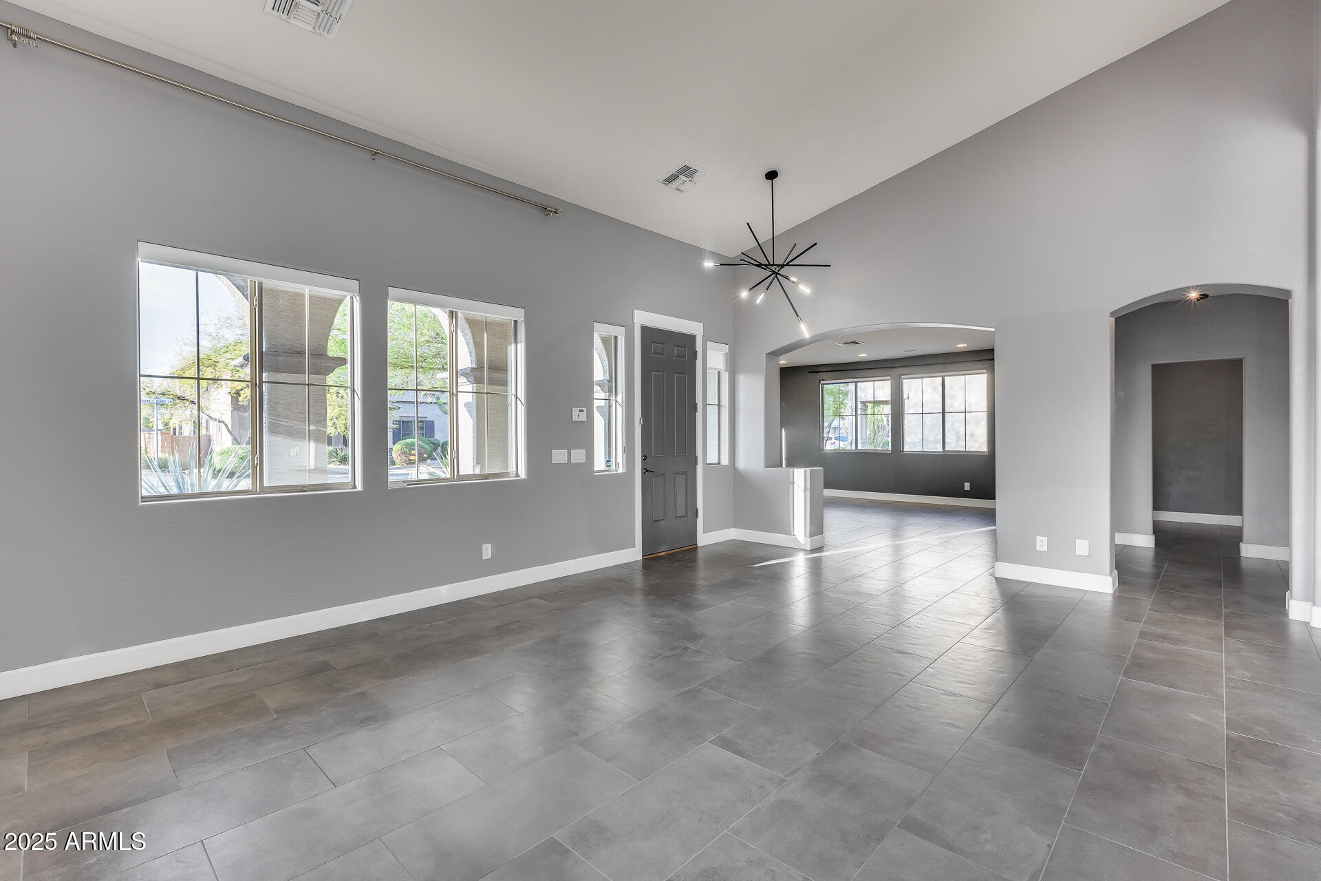 2423 W BRAMBLE BERRY Lane