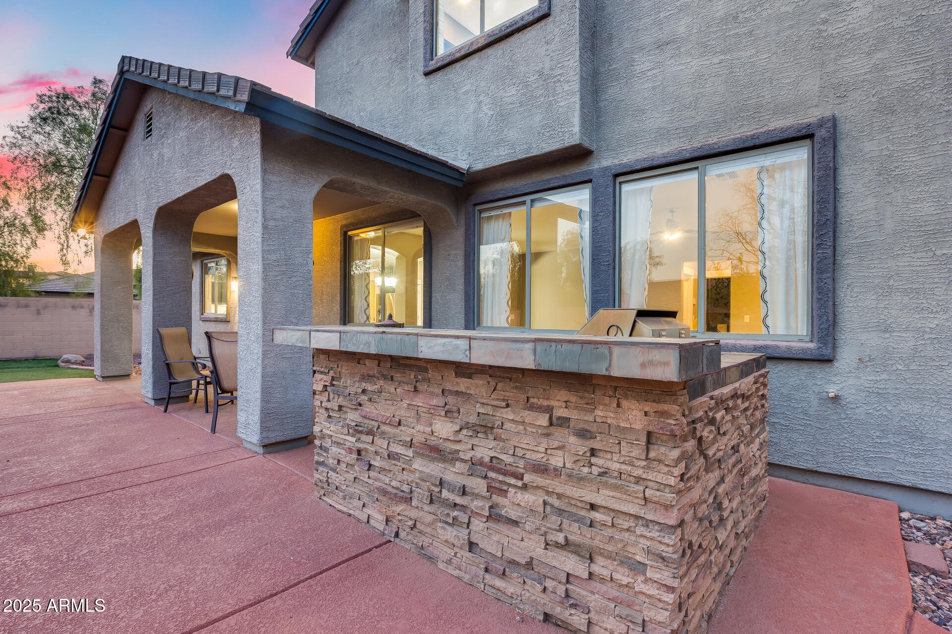 2423 W BRAMBLE BERRY Lane