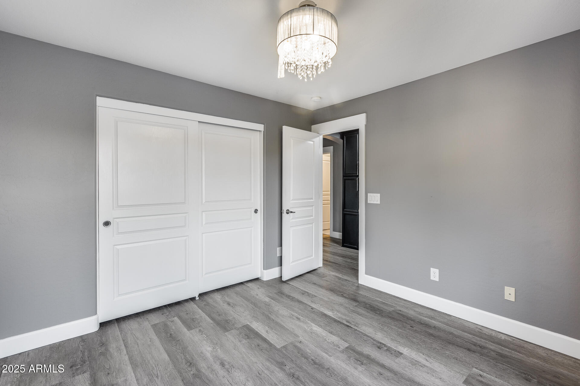 2423 W BRAMBLE BERRY Lane