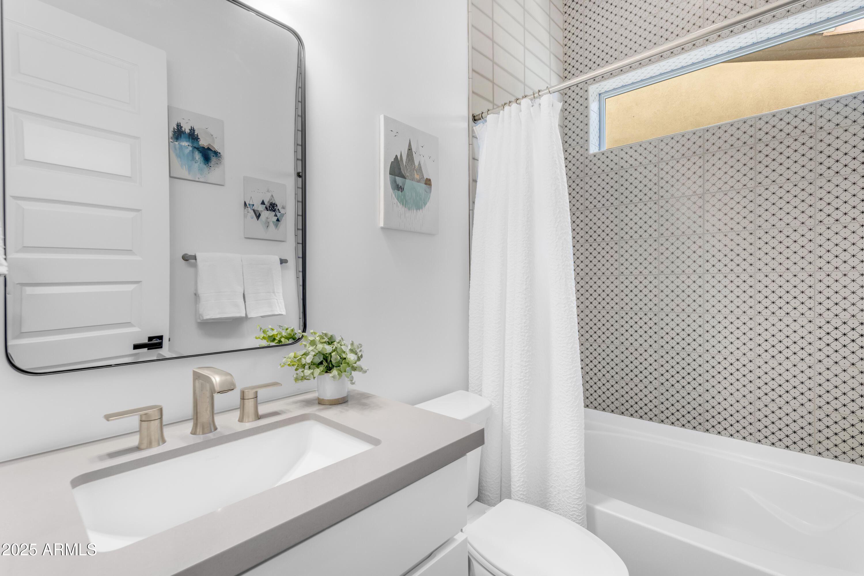 187 E SANTA LUCIA Lane