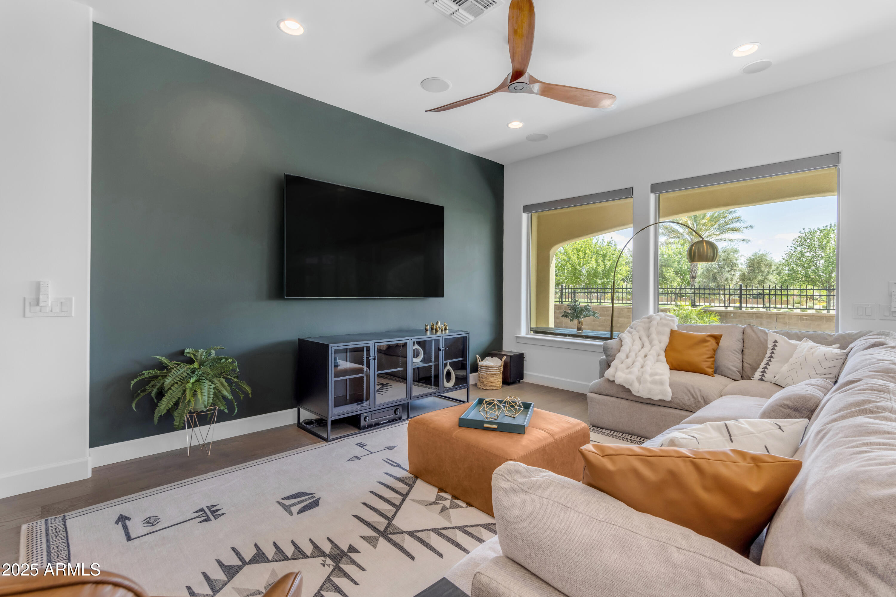 187 E SANTA LUCIA Lane