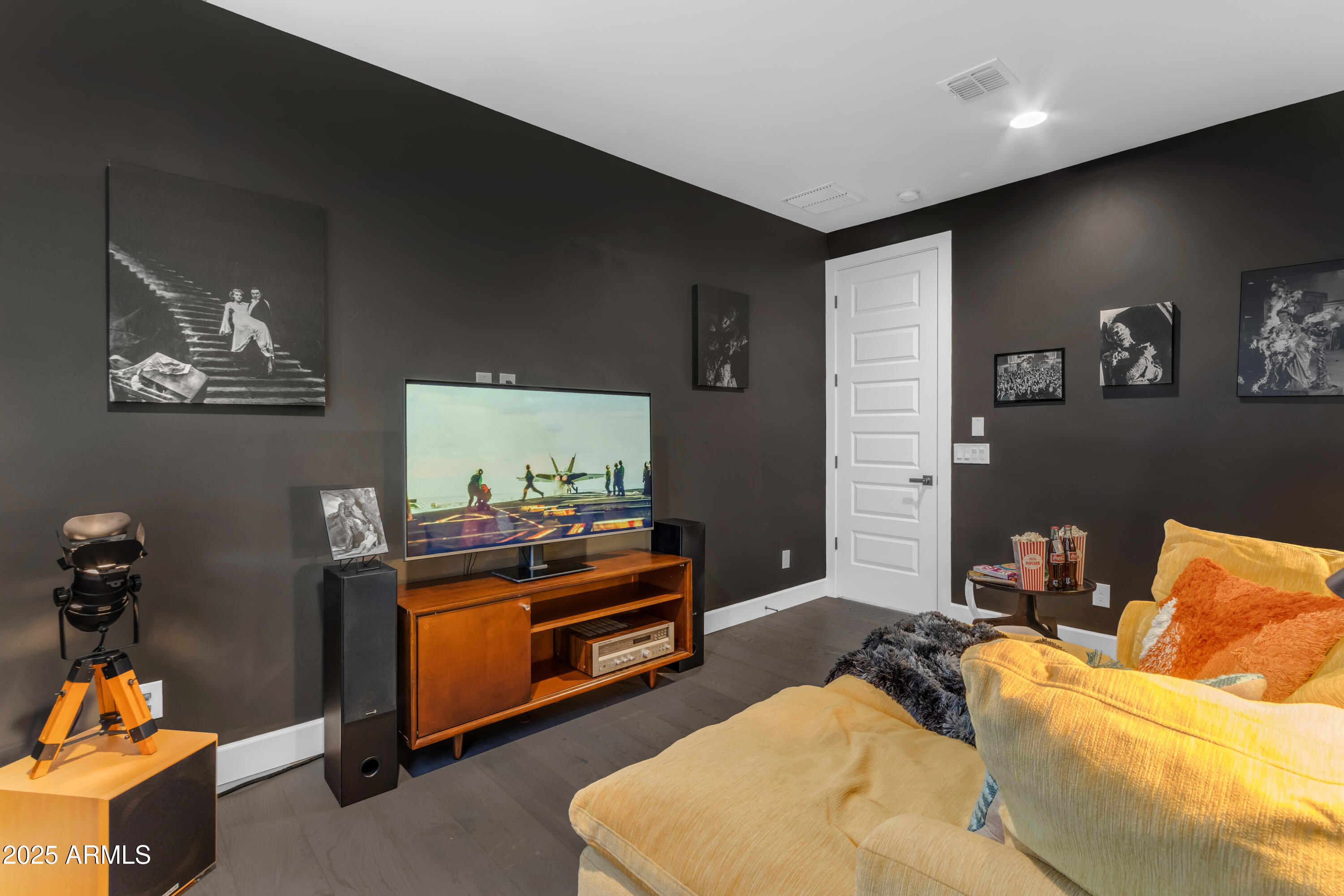 187 E SANTA LUCIA Lane