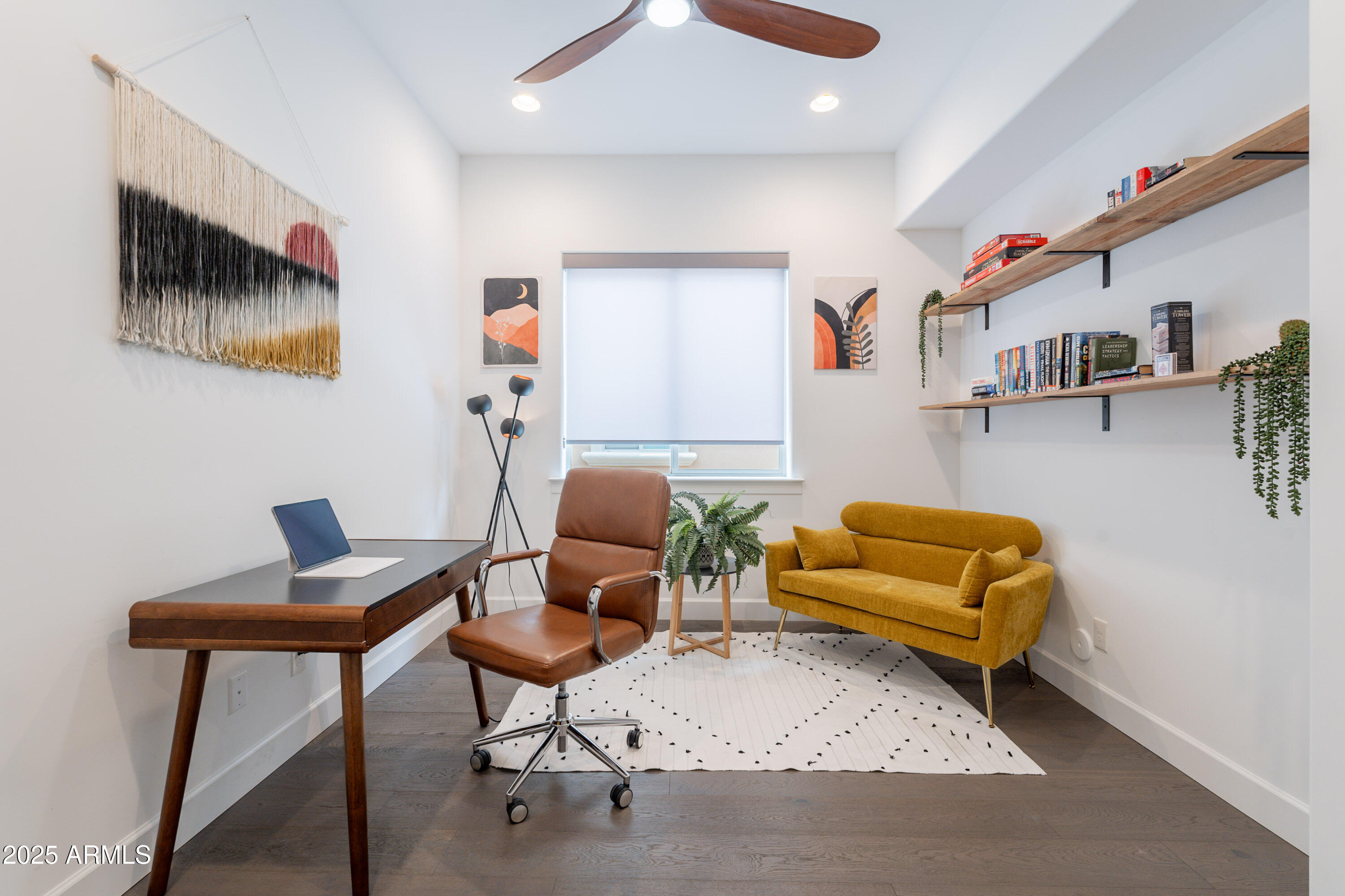 187 E SANTA LUCIA Lane