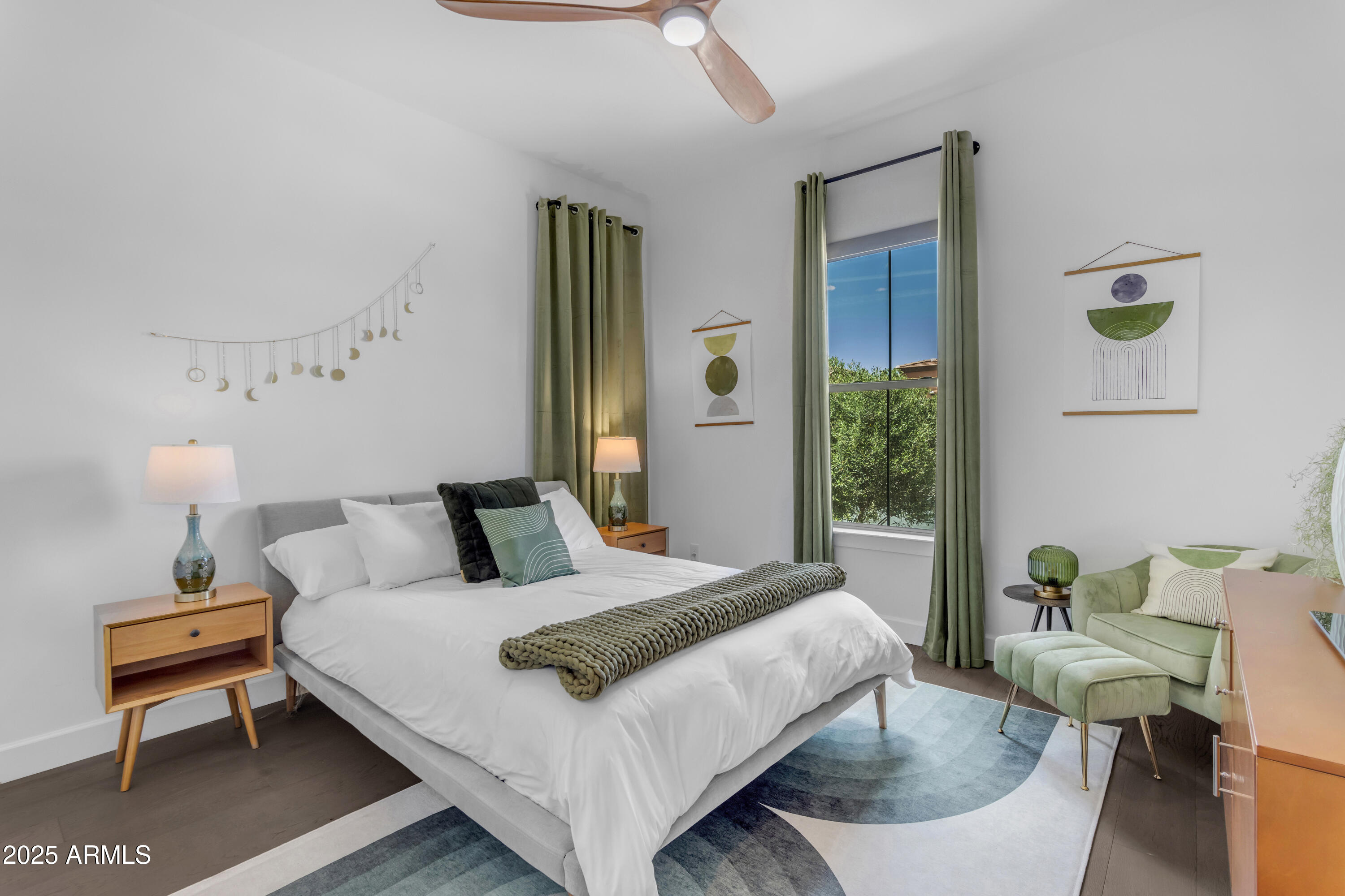 187 E SANTA LUCIA Lane