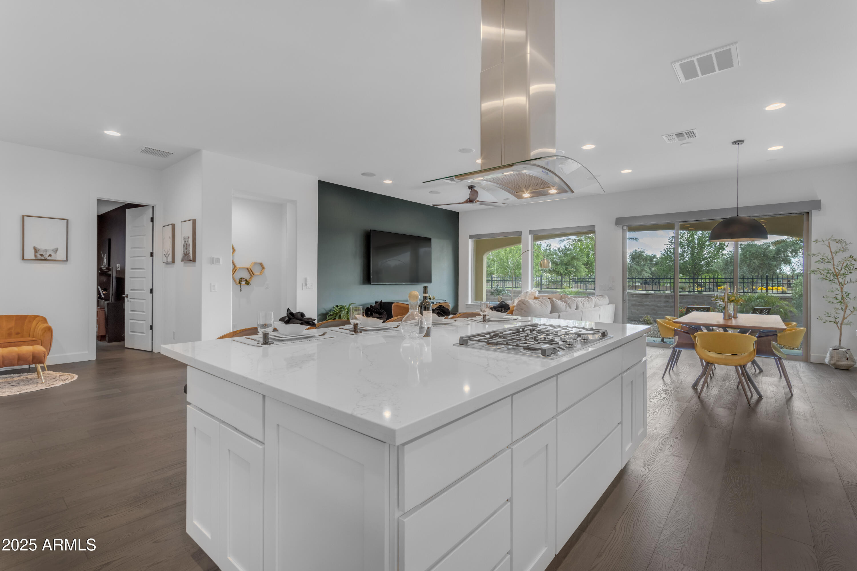 187 E SANTA LUCIA Lane