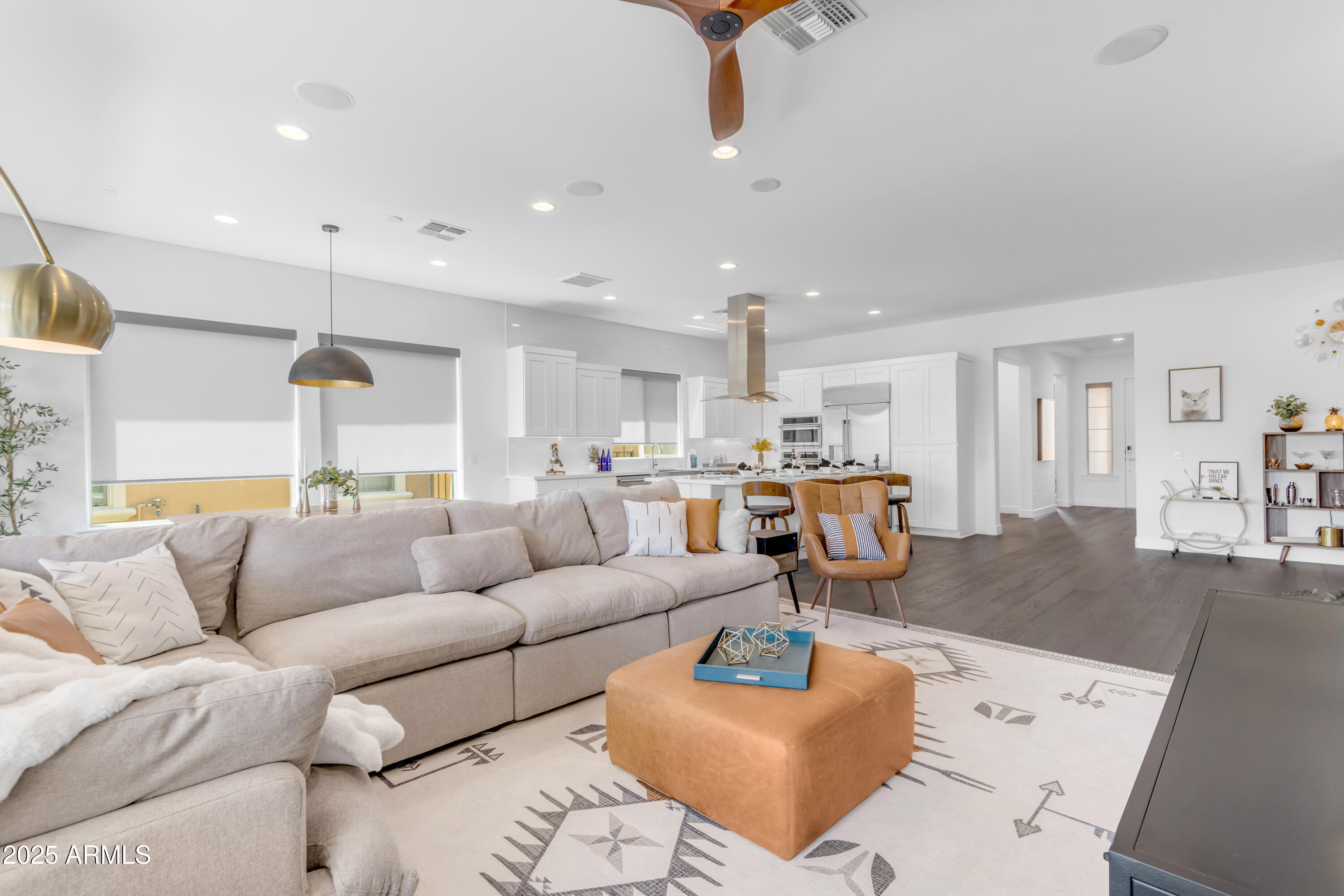 187 E SANTA LUCIA Lane