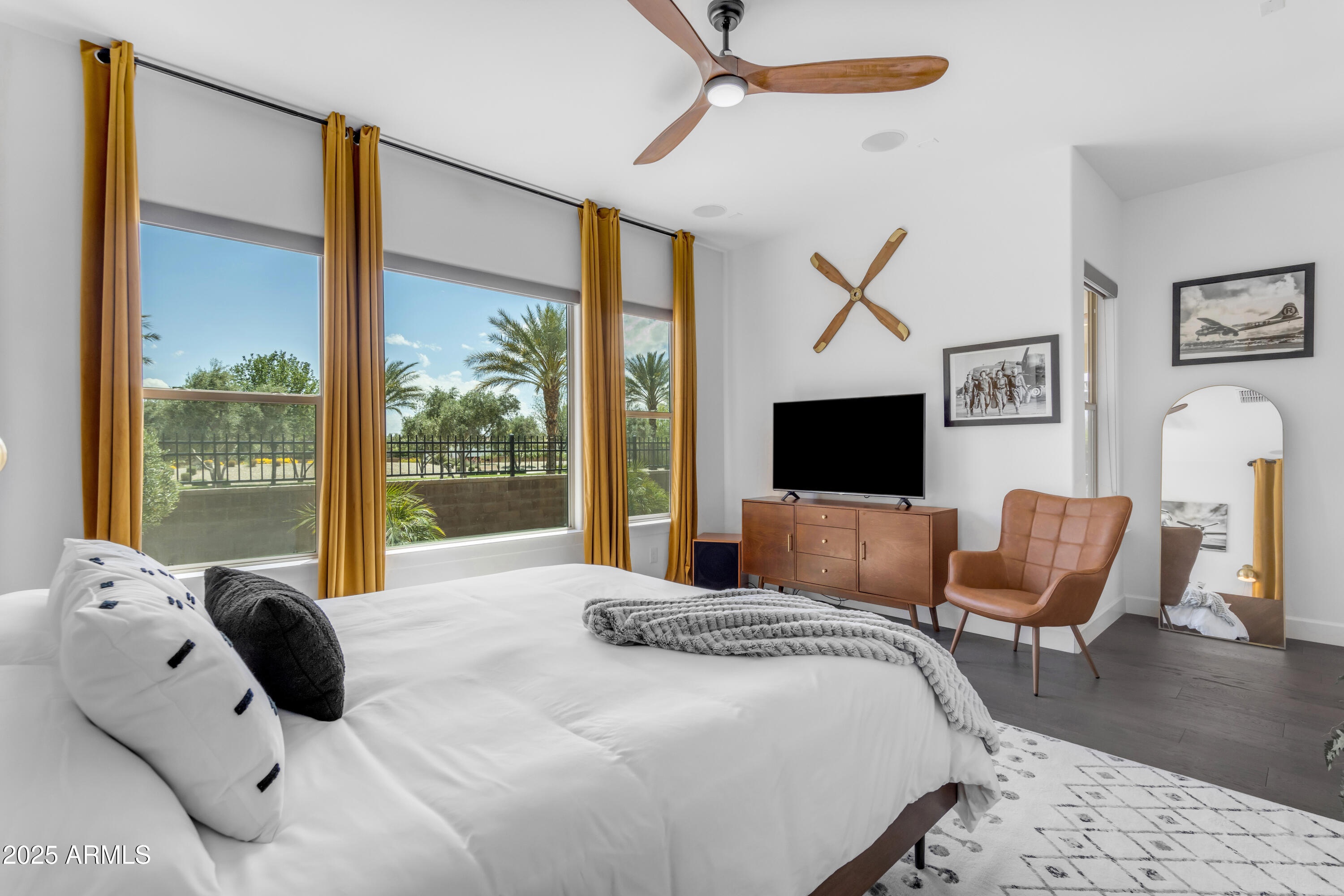 187 E SANTA LUCIA Lane