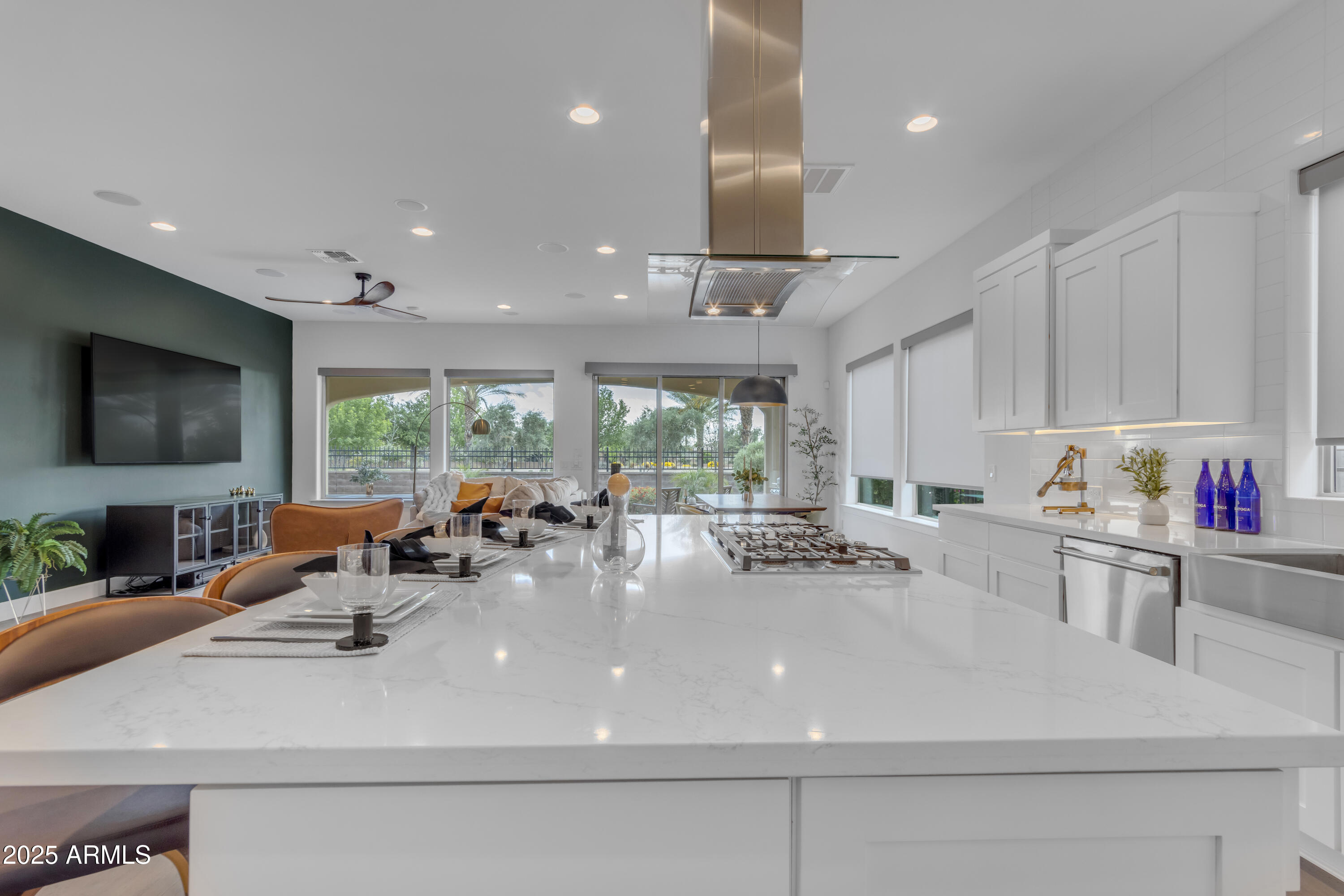 187 E SANTA LUCIA Lane