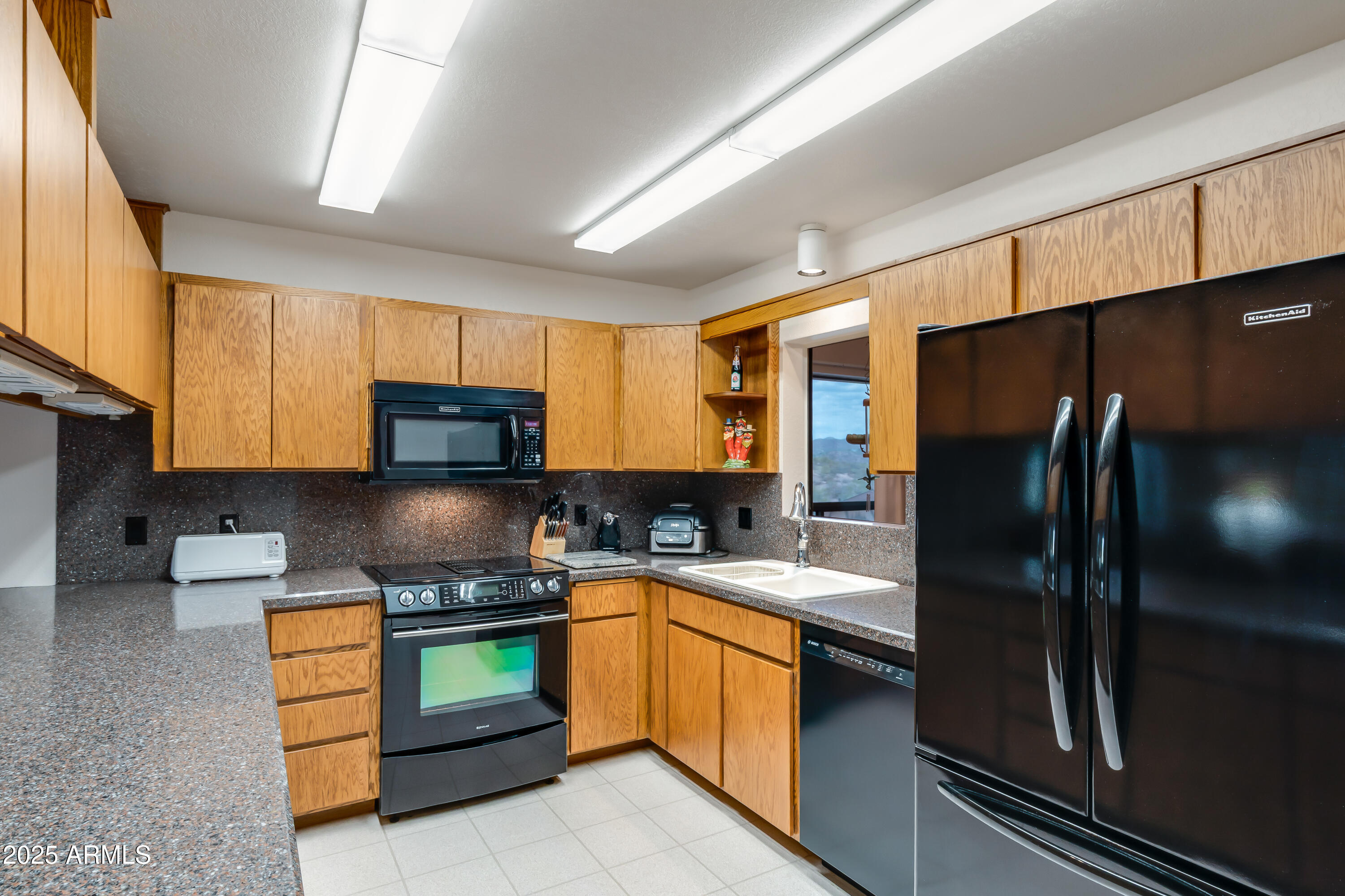 272 N CUCURACHA Street