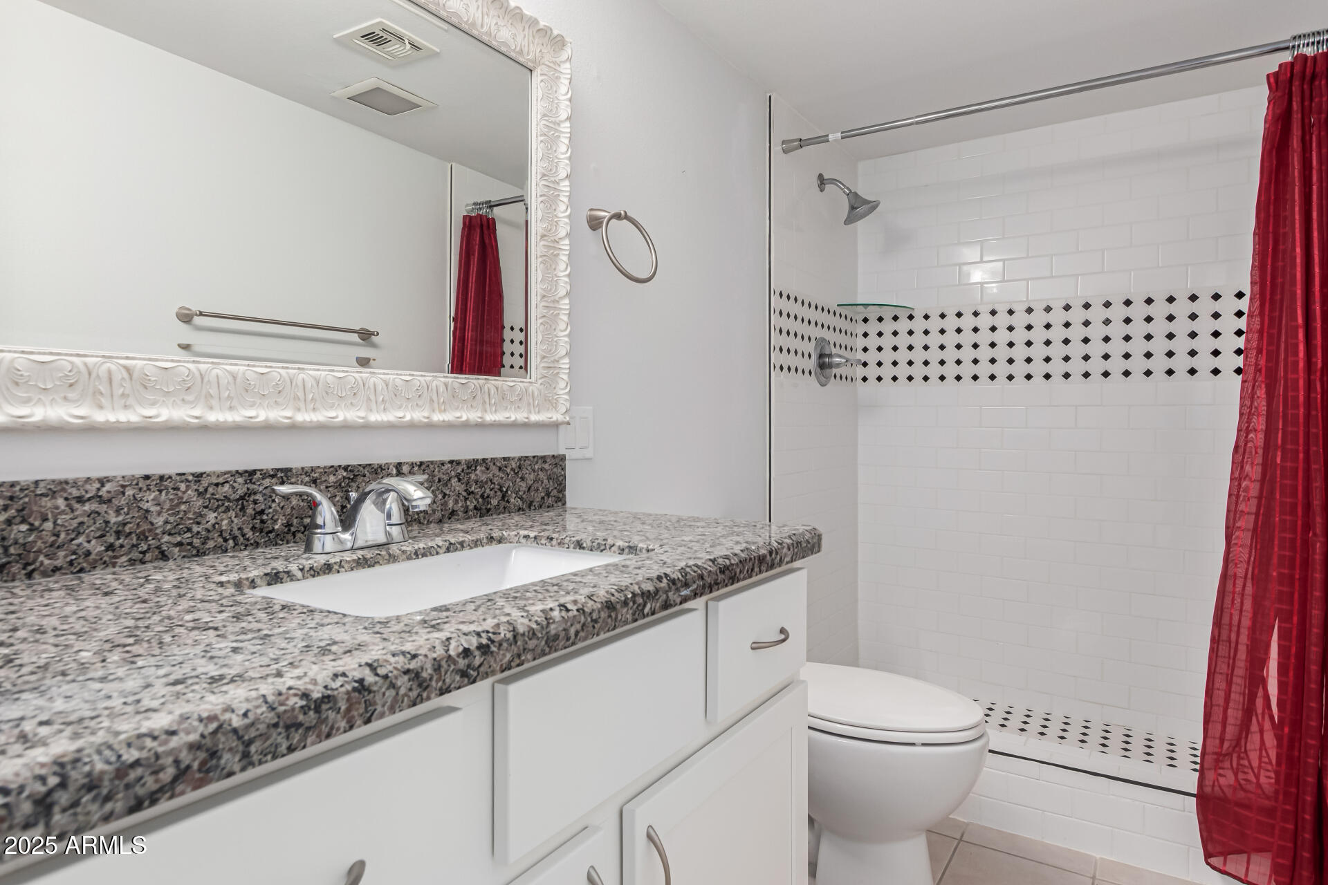 3230 E PINCHOT Avenue 26