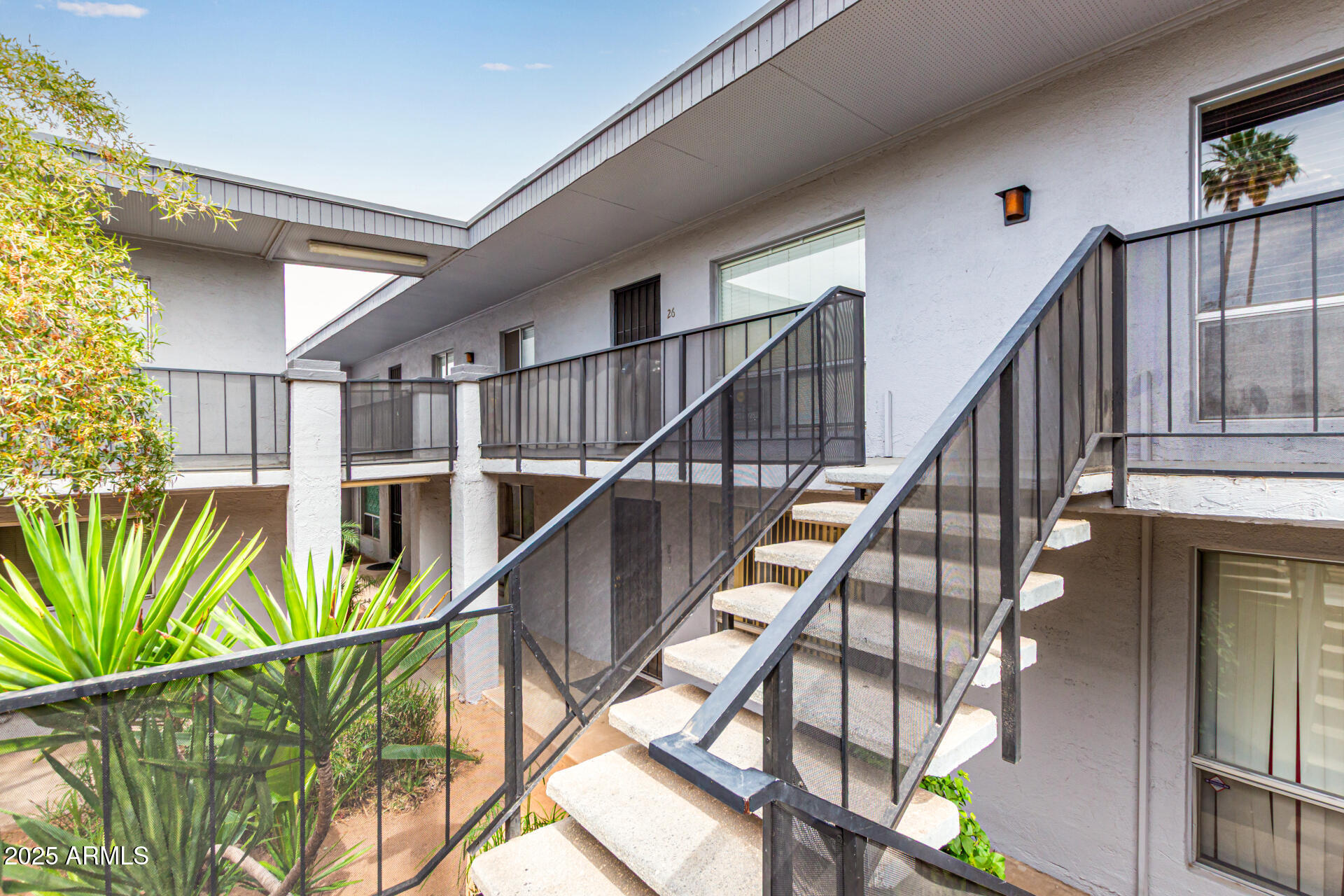 3230 E PINCHOT Avenue 26