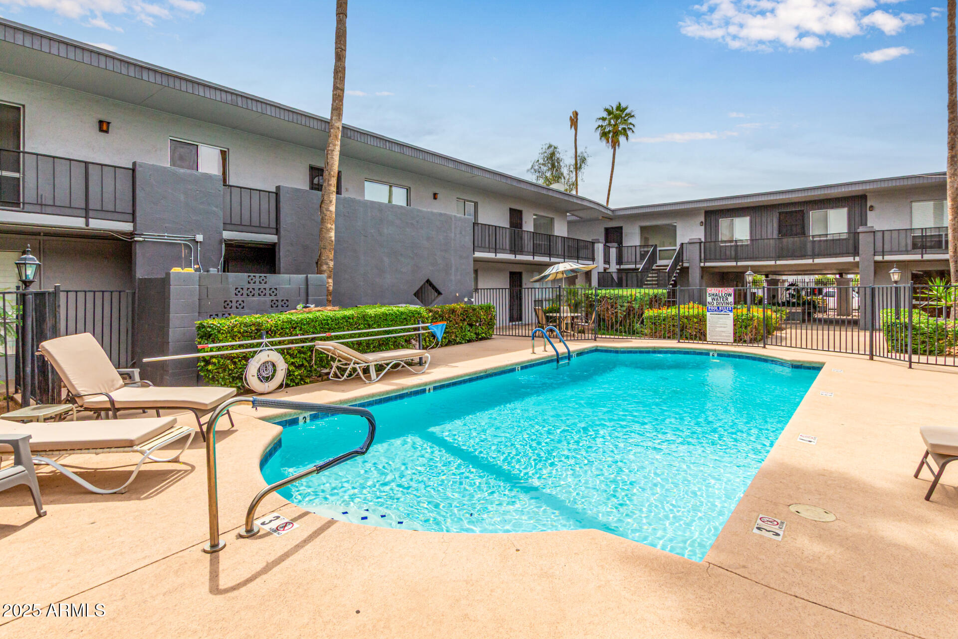 3230 E PINCHOT Avenue 26