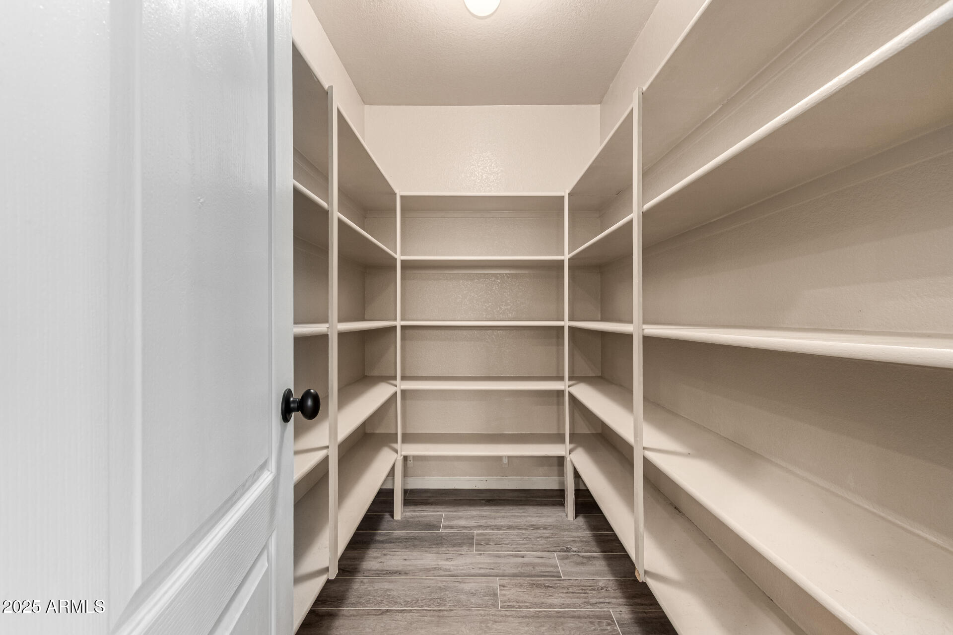 3028 W PARKSIDE Lane