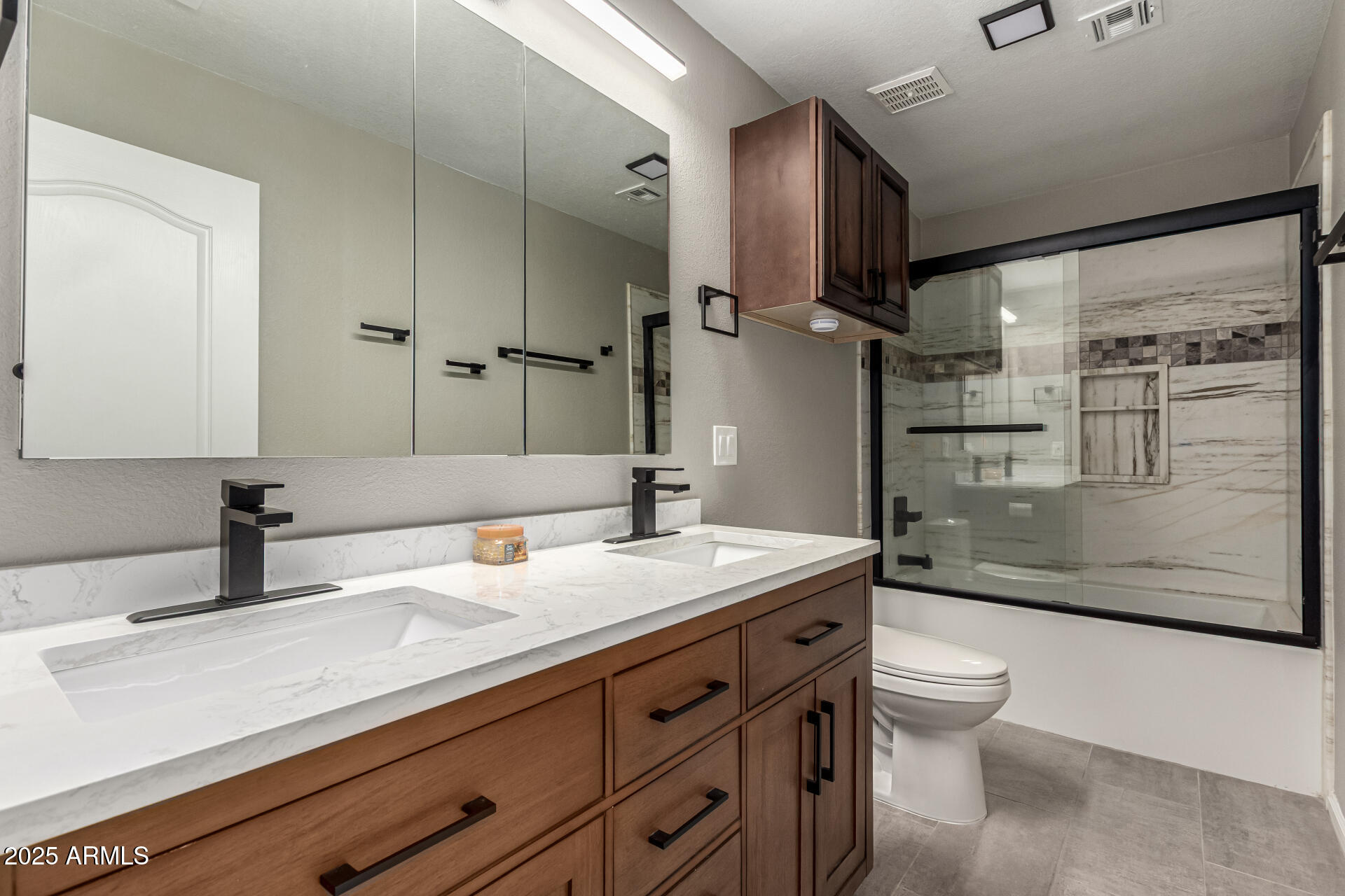 3028 W PARKSIDE Lane