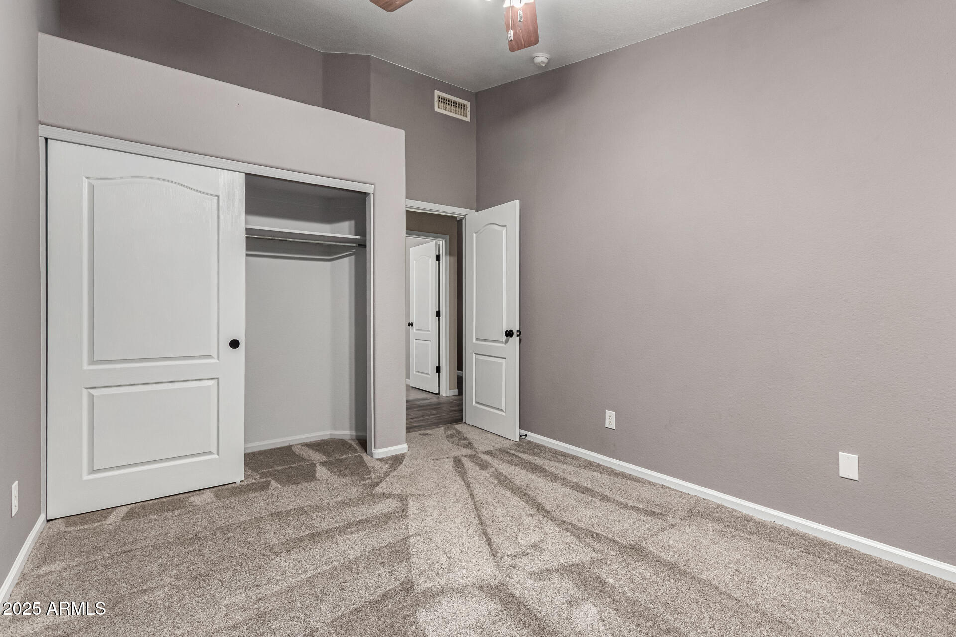 3028 W PARKSIDE Lane