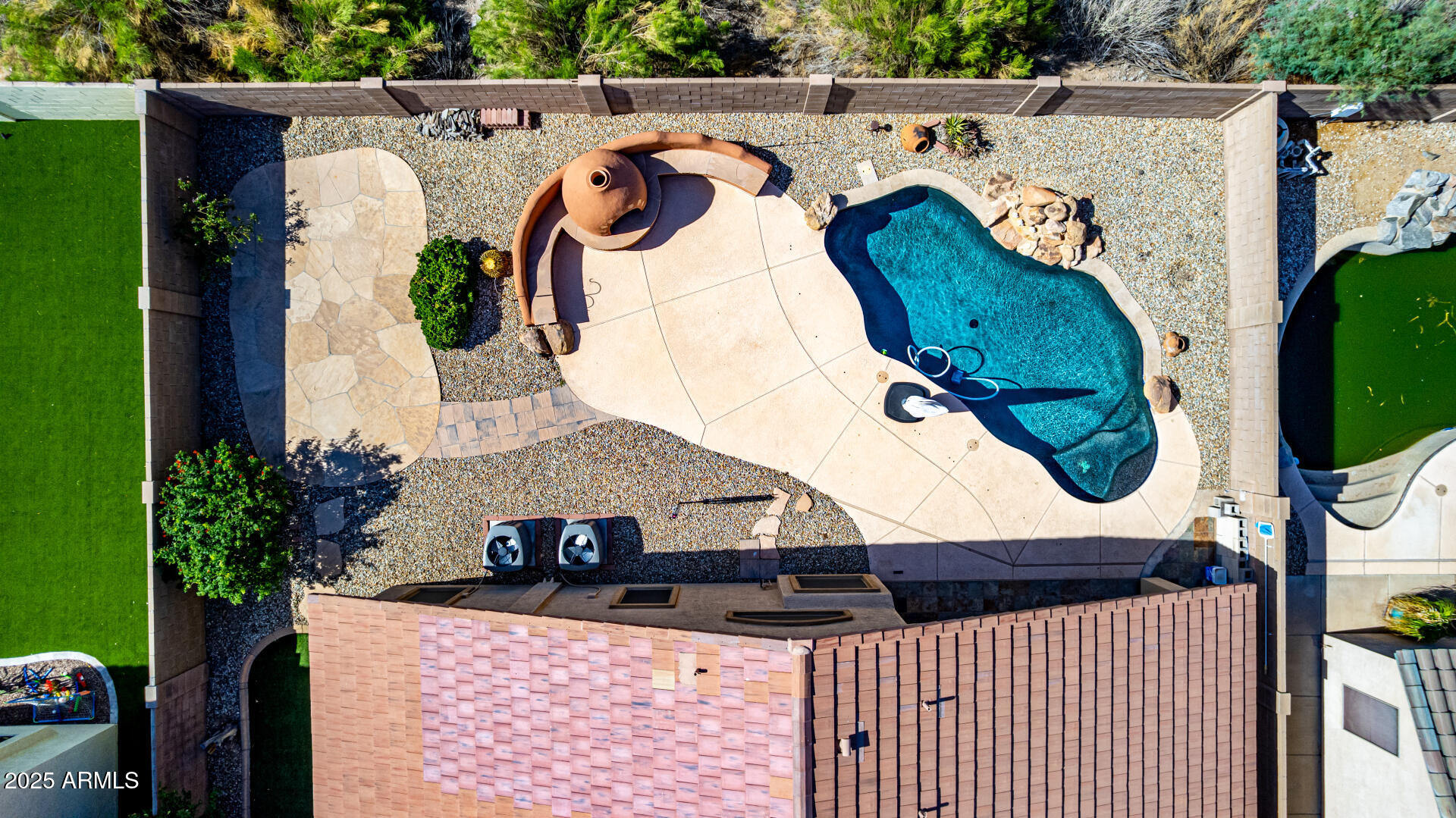 3028 W PARKSIDE Lane