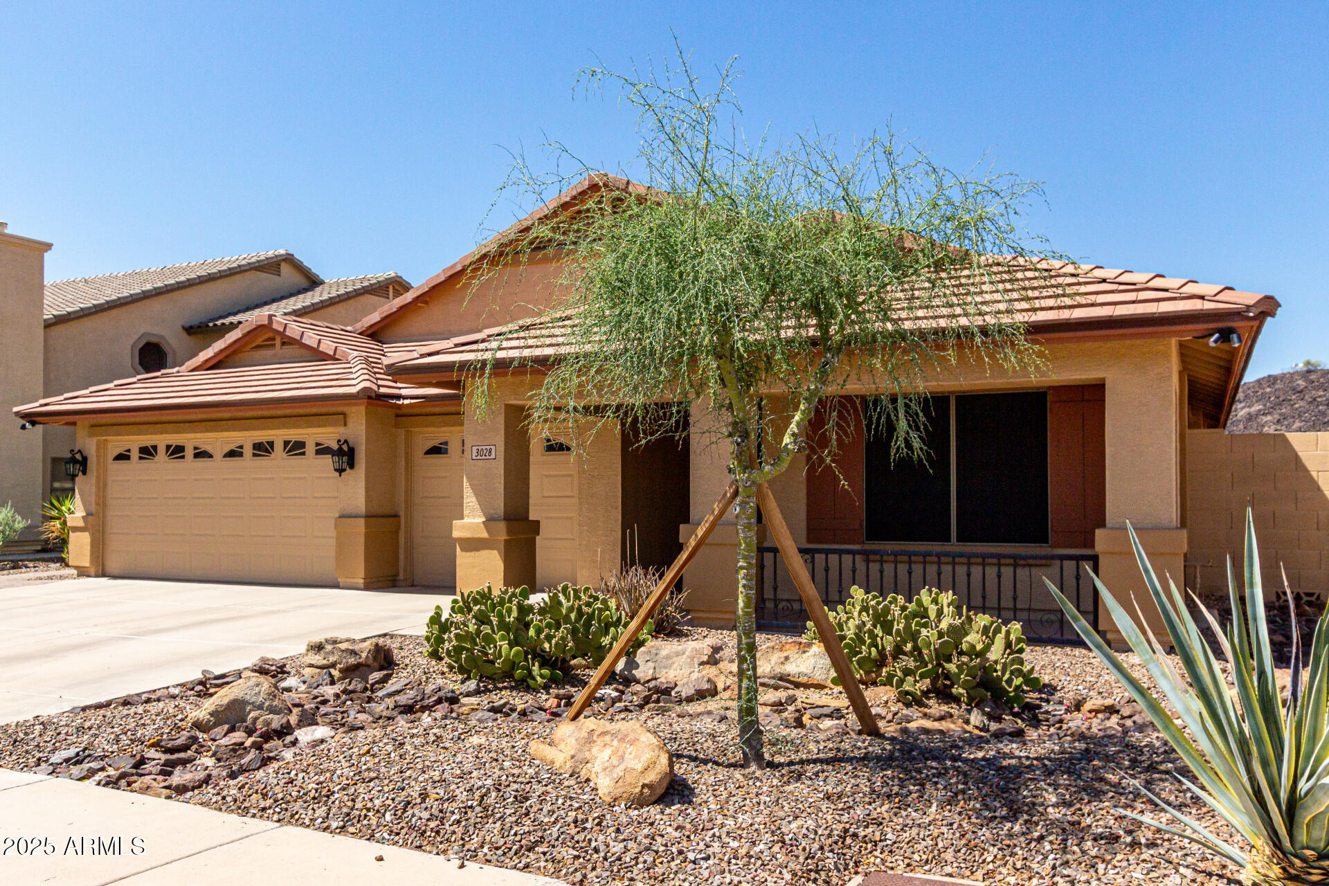 3028 W PARKSIDE Lane